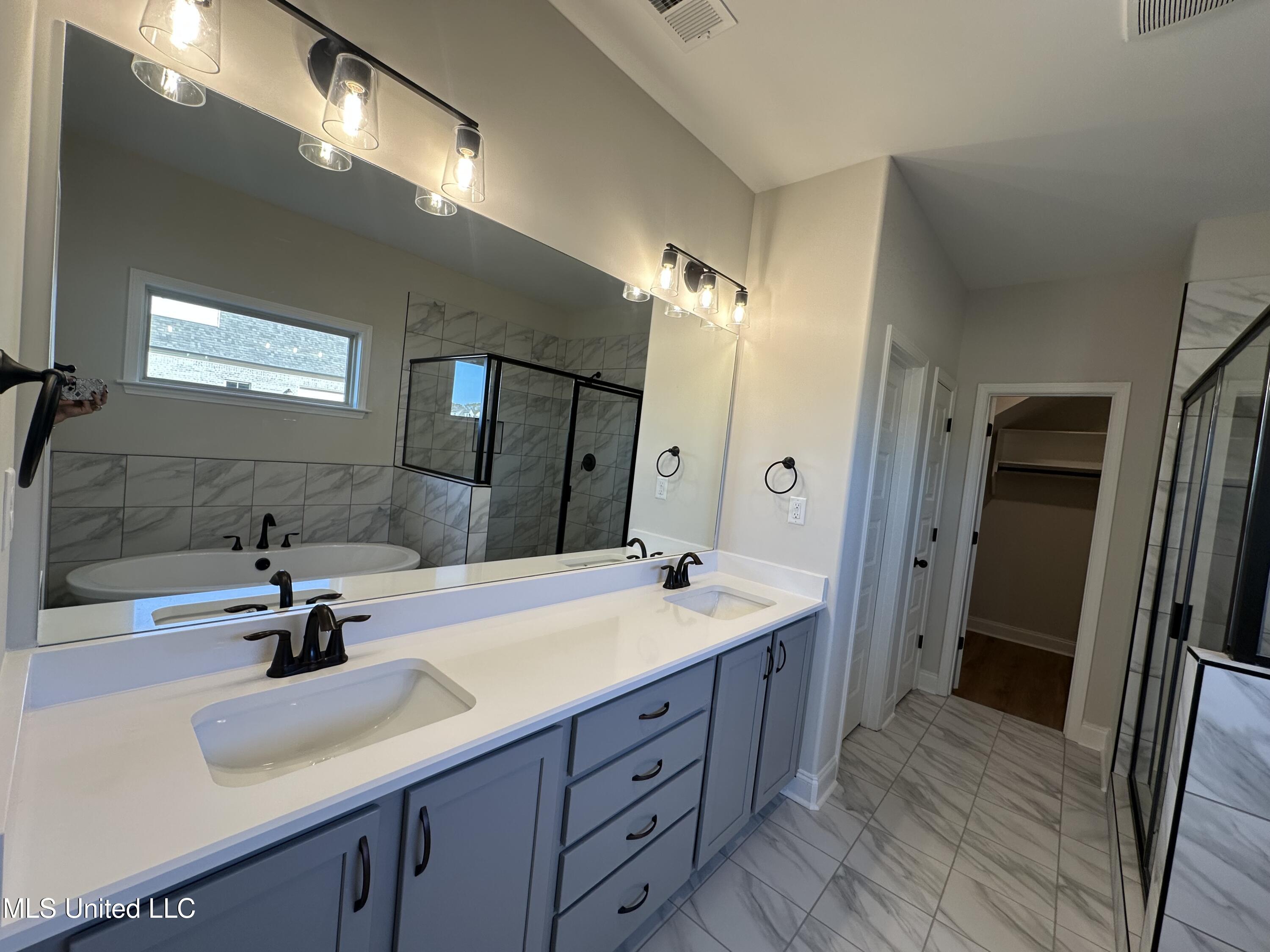 748 Lucas Lane Property Photo 18