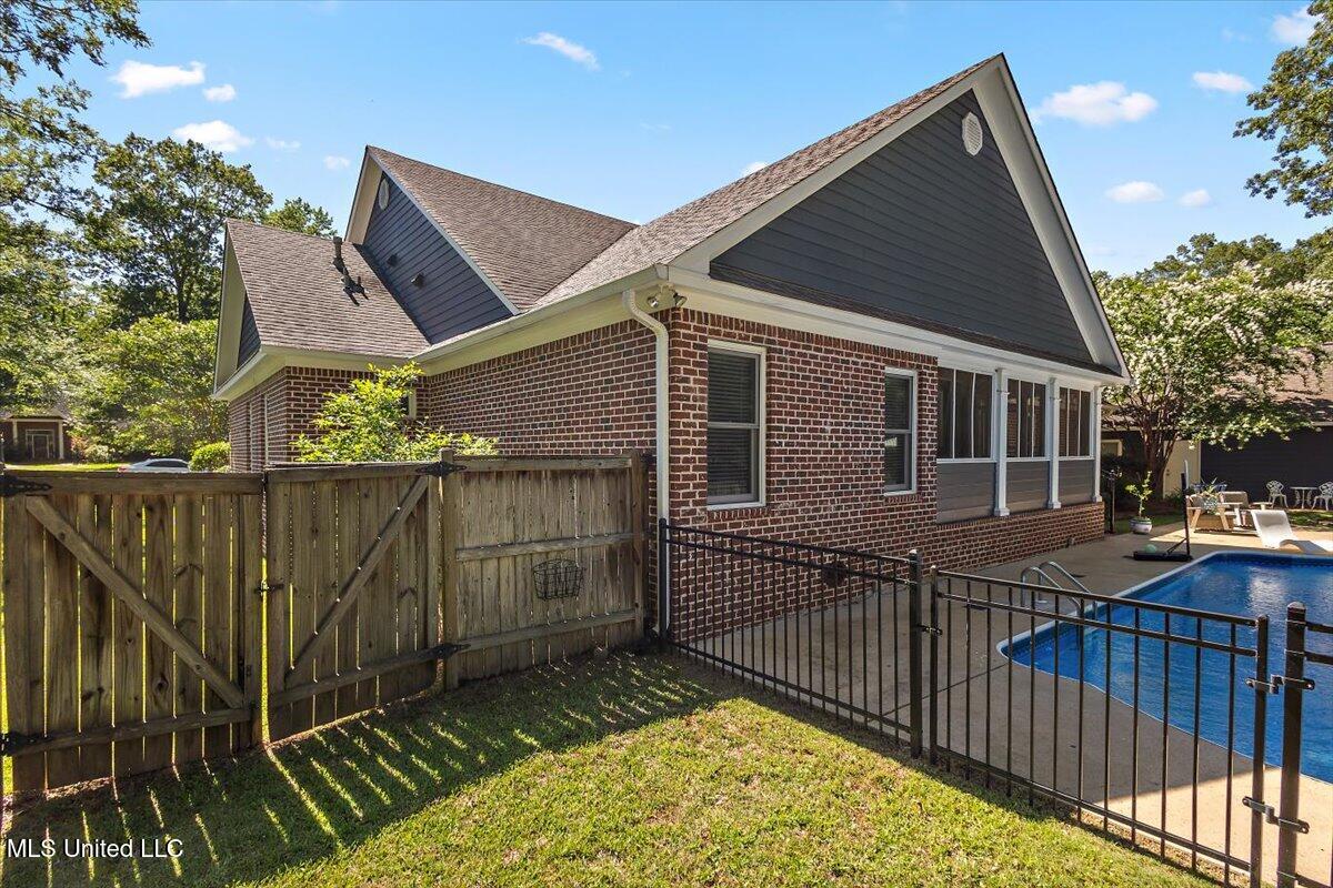 2003 Canterbury Place West Property Photo 61
