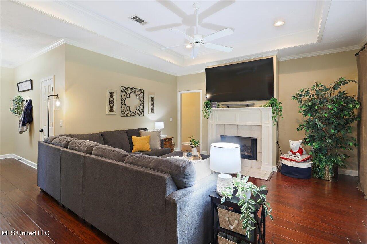 614 Cliffview Drive Property Photo 4