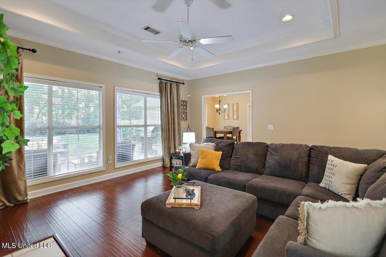 614 Cliffview Drive Property Photo 5