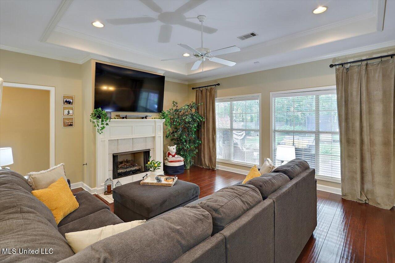 614 Cliffview Drive Property Photo 6