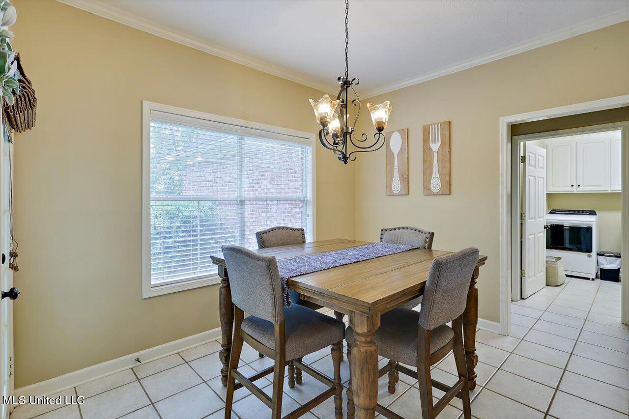 614 Cliffview Drive Property Photo 12
