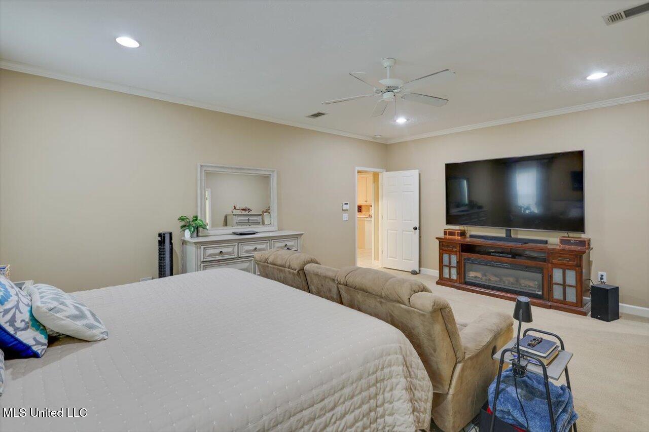 614 Cliffview Drive Property Photo 18