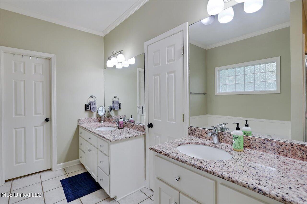 614 Cliffview Drive Property Photo 19