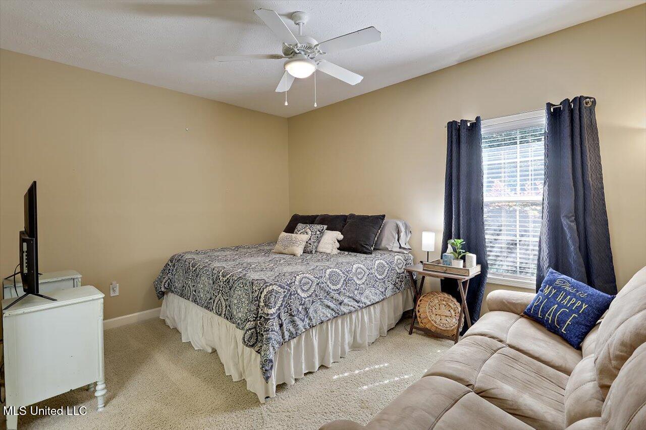 614 Cliffview Drive Property Photo 27