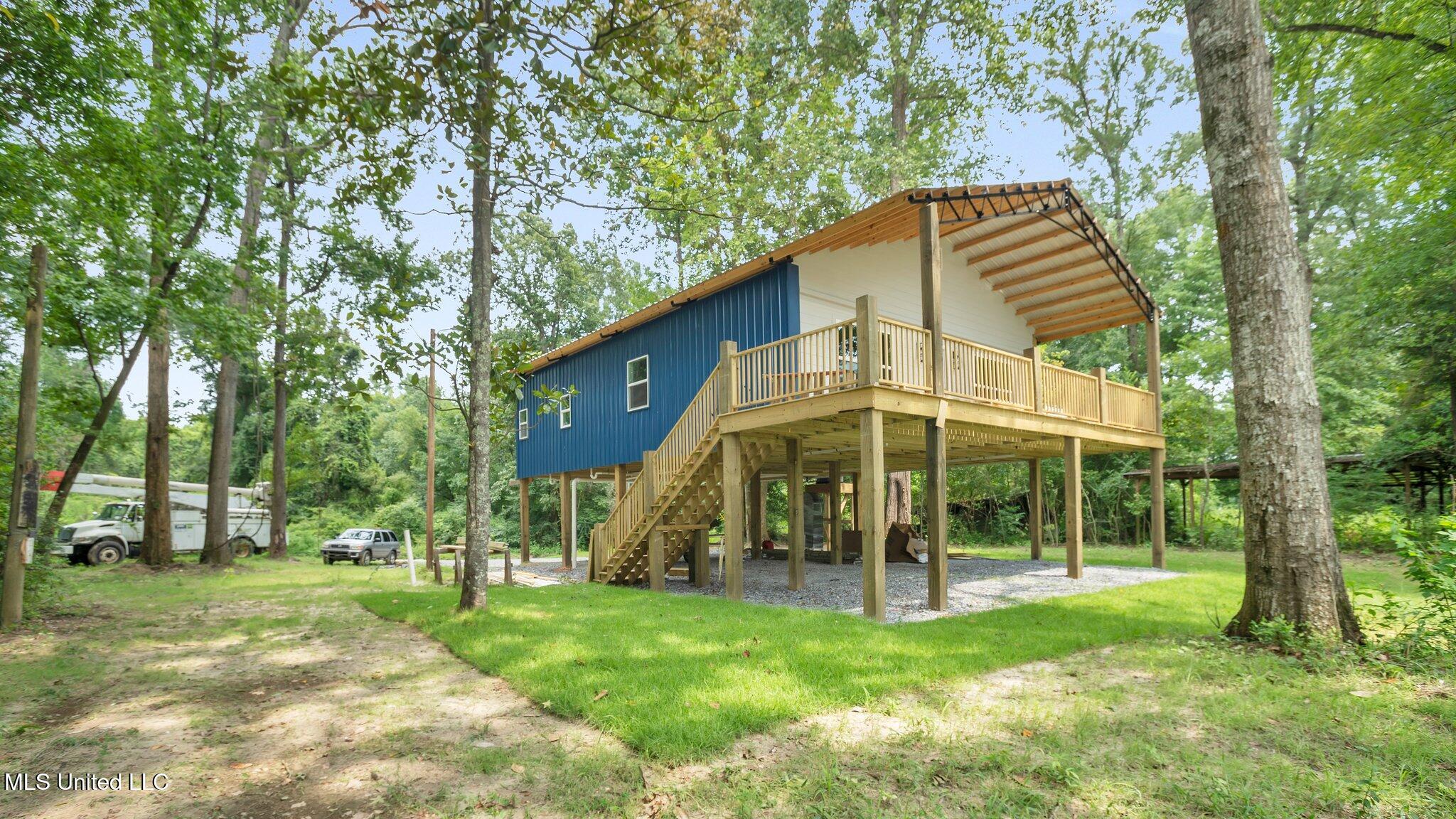 9083 Old River Road Property Photo 1