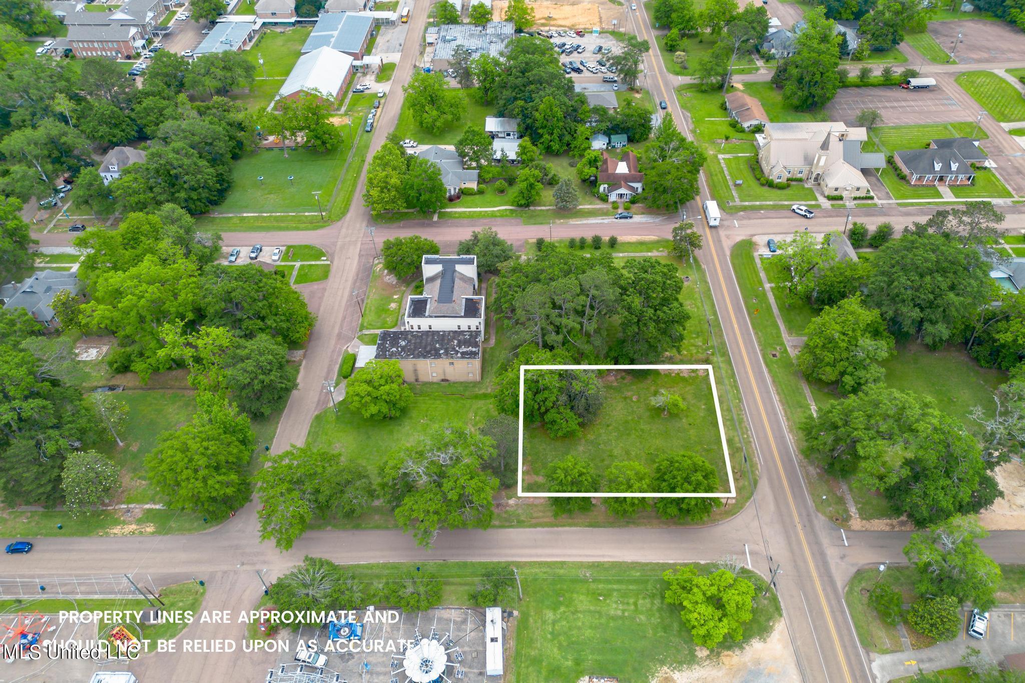 200 S Fir Avenue Property Photo 7