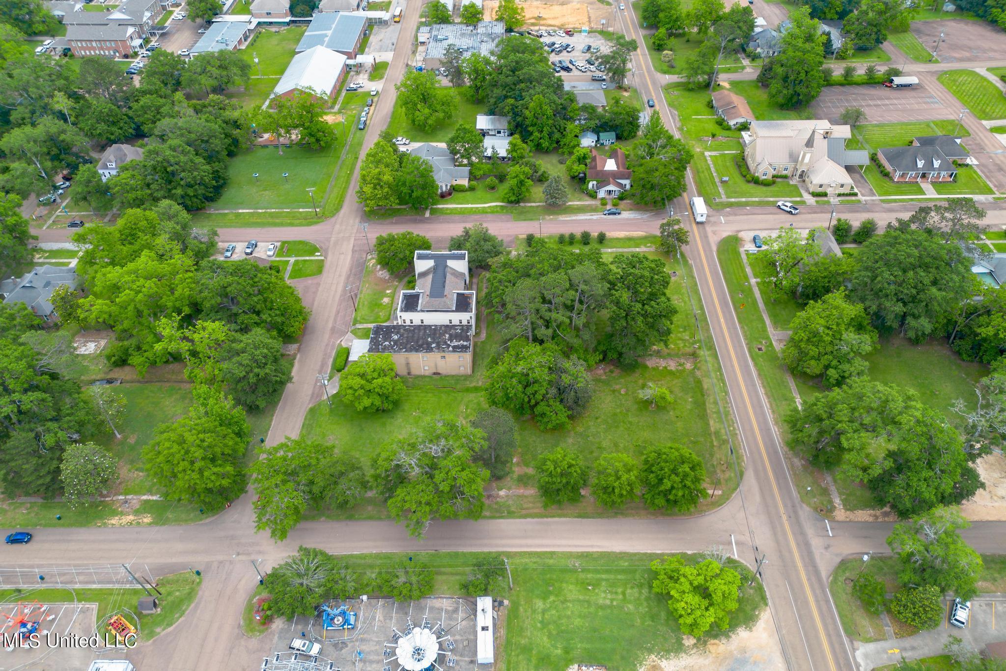 200 S Fir Avenue Property Photo 8