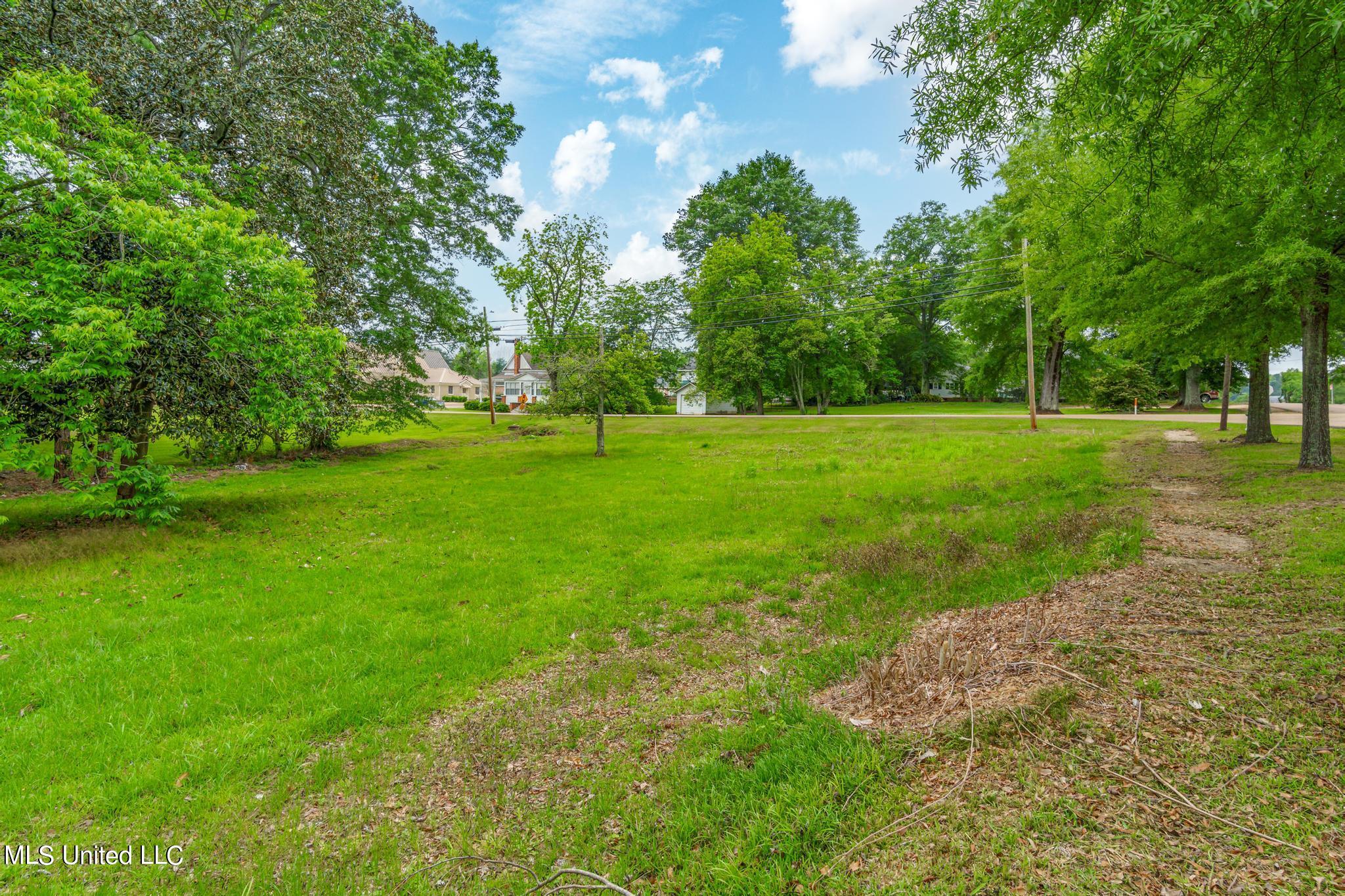 200 S Fir Avenue Property Photo 14