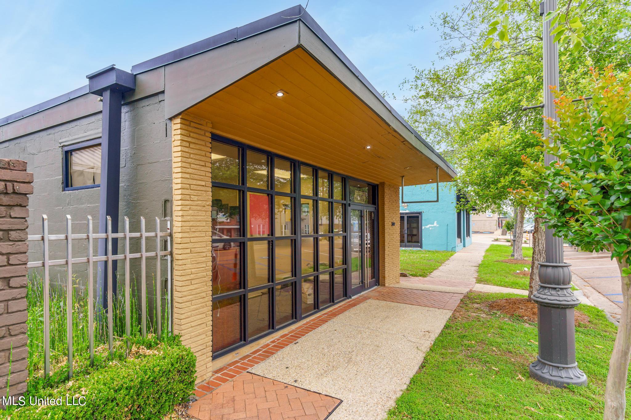 309 Main Street Property Photo 1