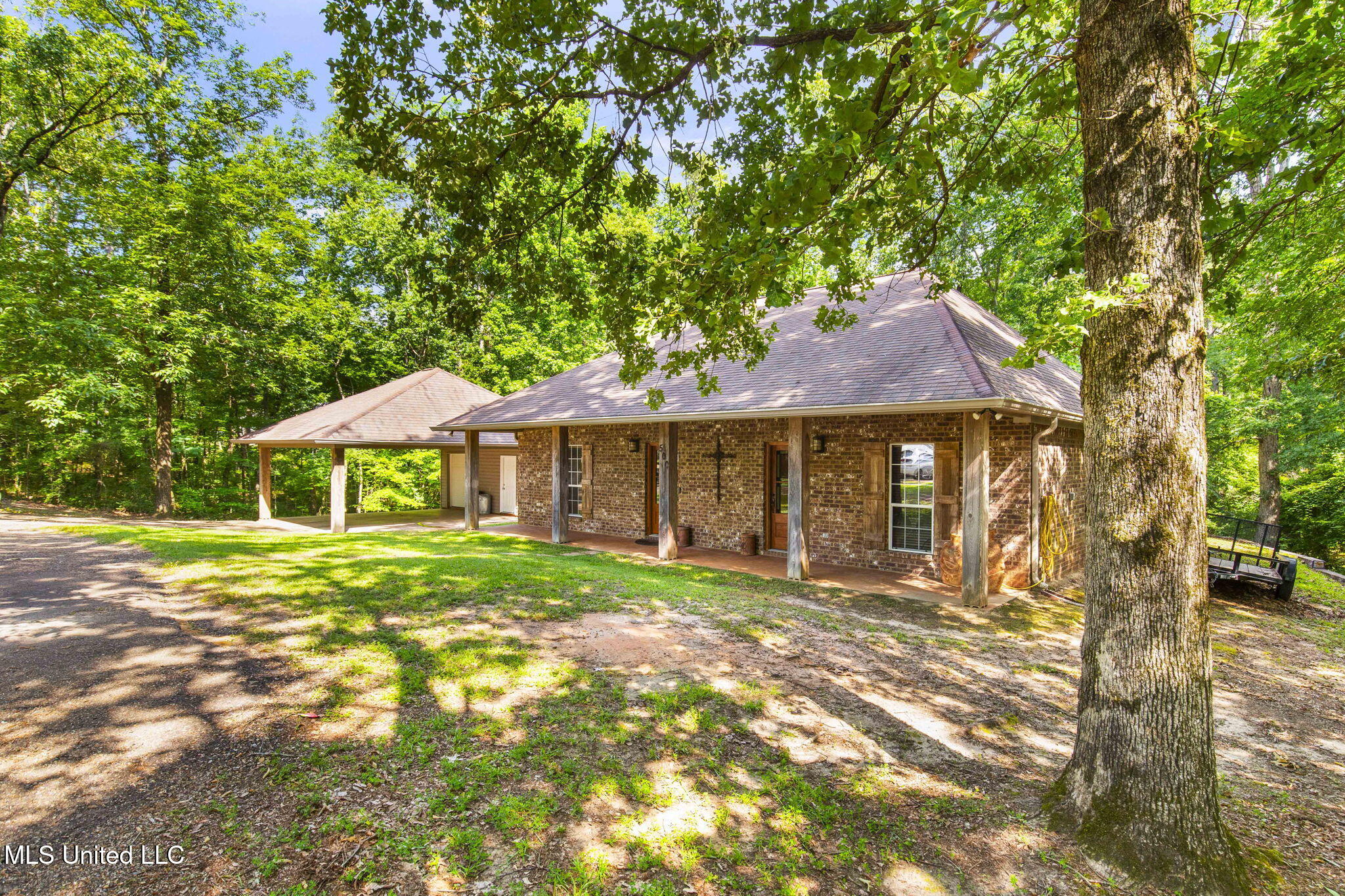 500 E Dewey Camp Drive Property Photo 2