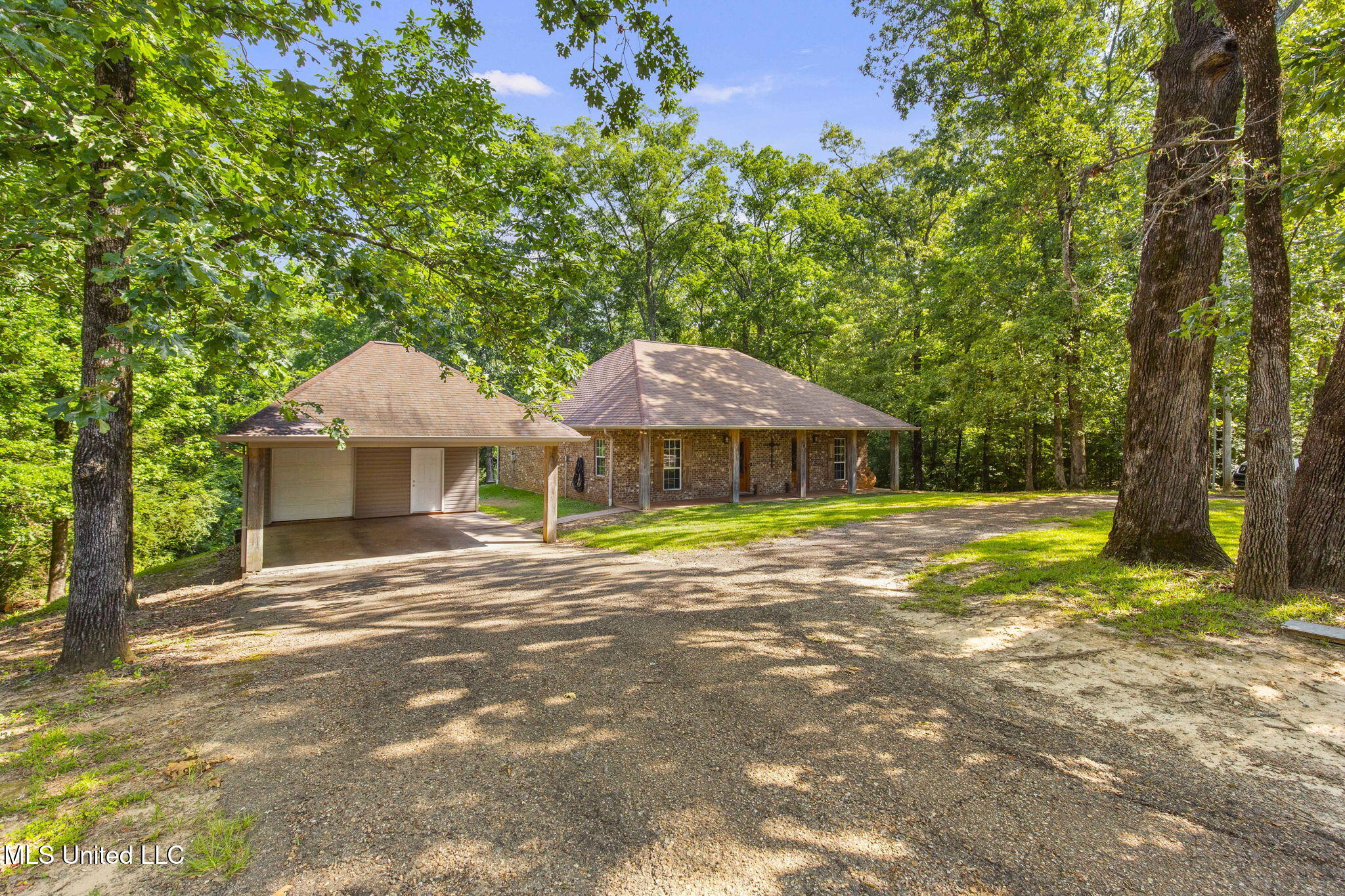 500 E Dewey Camp Drive Property Photo 3