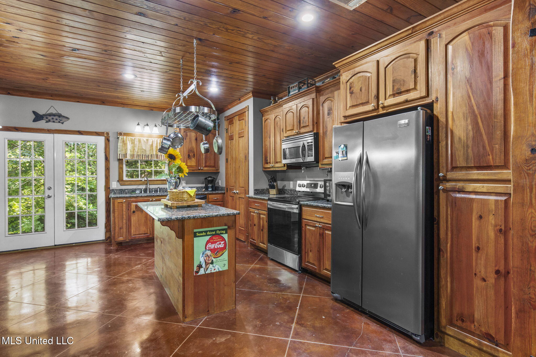 500 E Dewey Camp Drive Property Photo 9