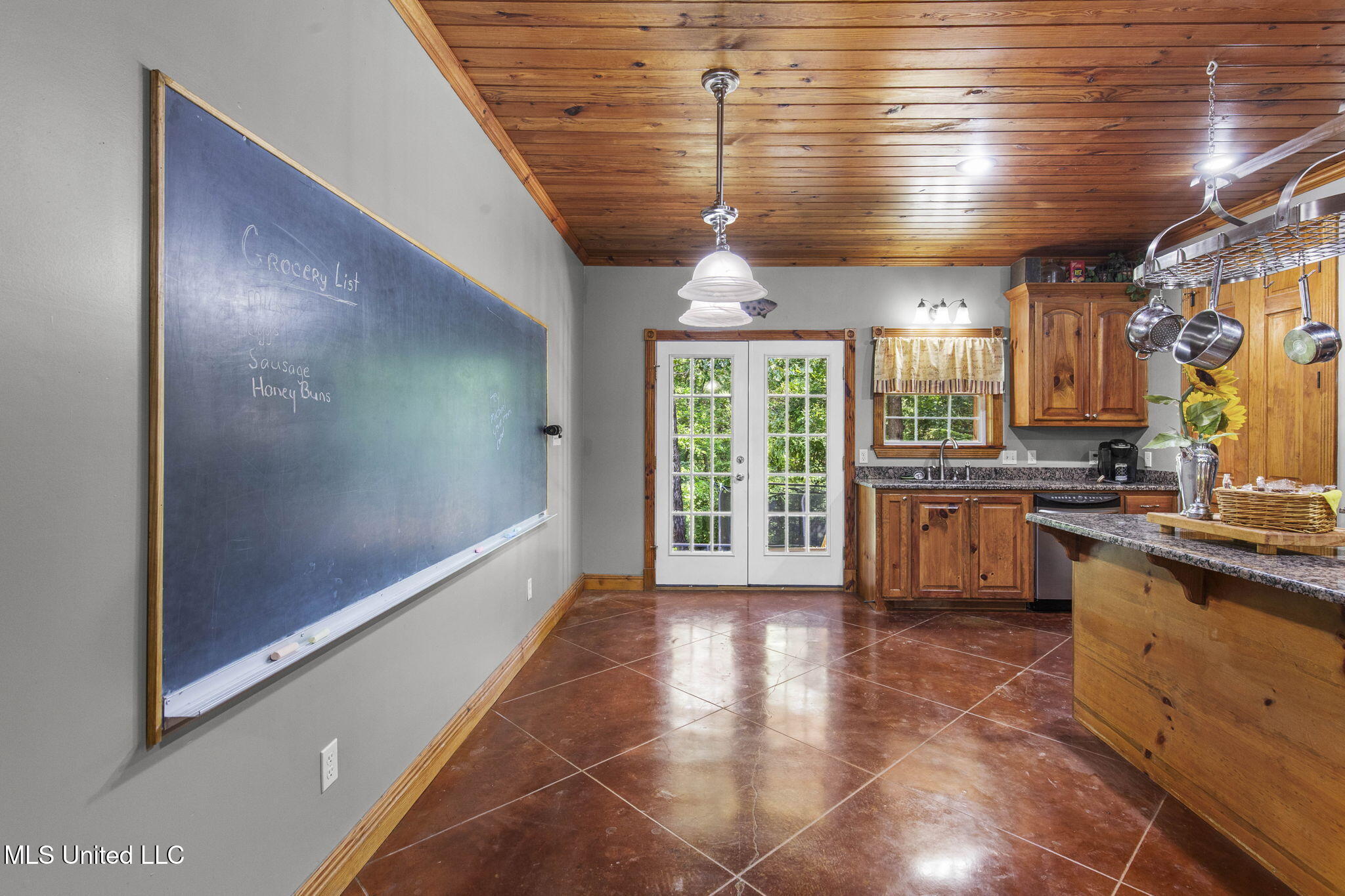 500 E Dewey Camp Drive Property Photo 13