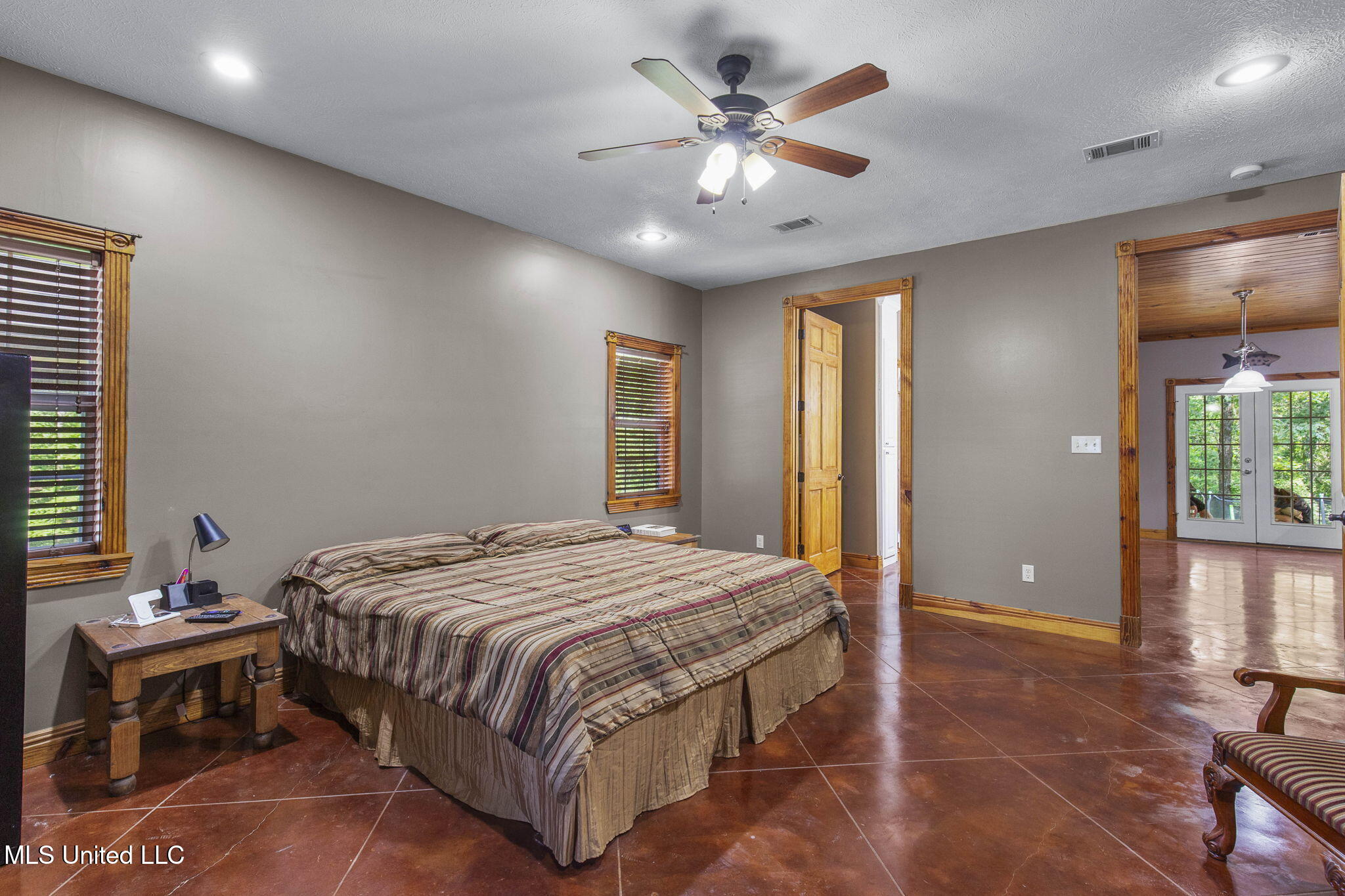 500 E Dewey Camp Drive Property Photo 17