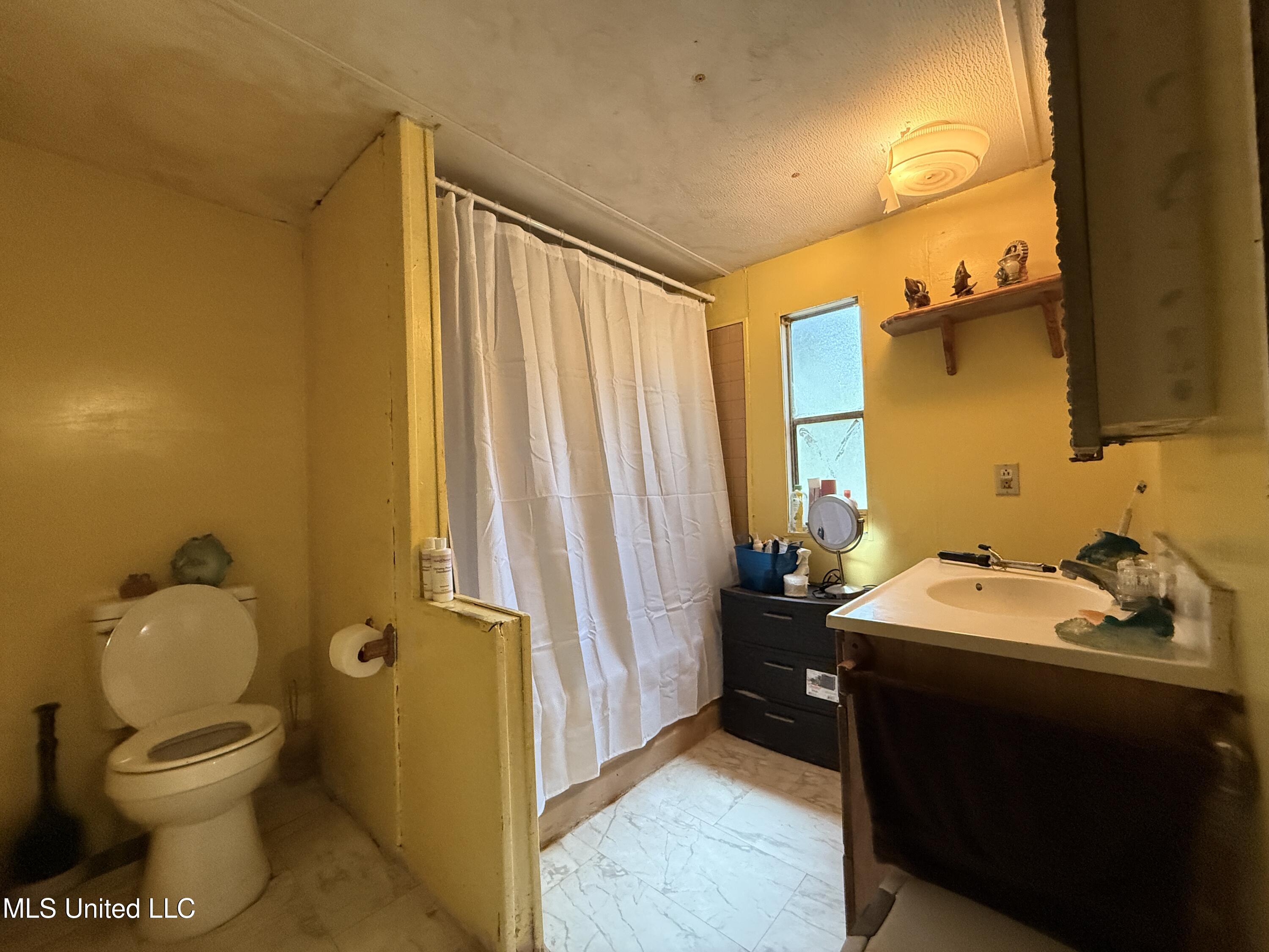 7825 Rockvale Drive Property Photo 10