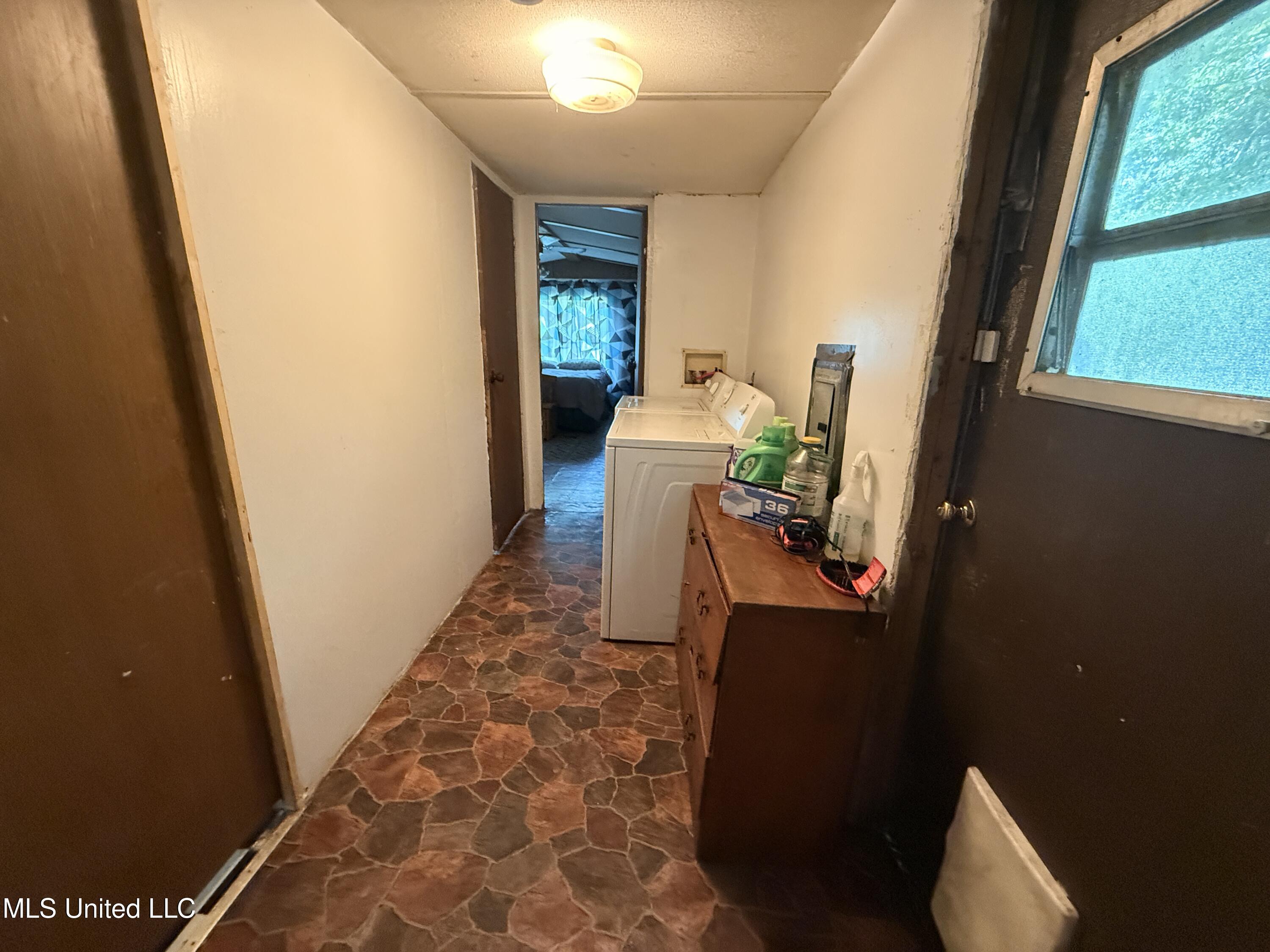7825 Rockvale Drive Property Photo 24