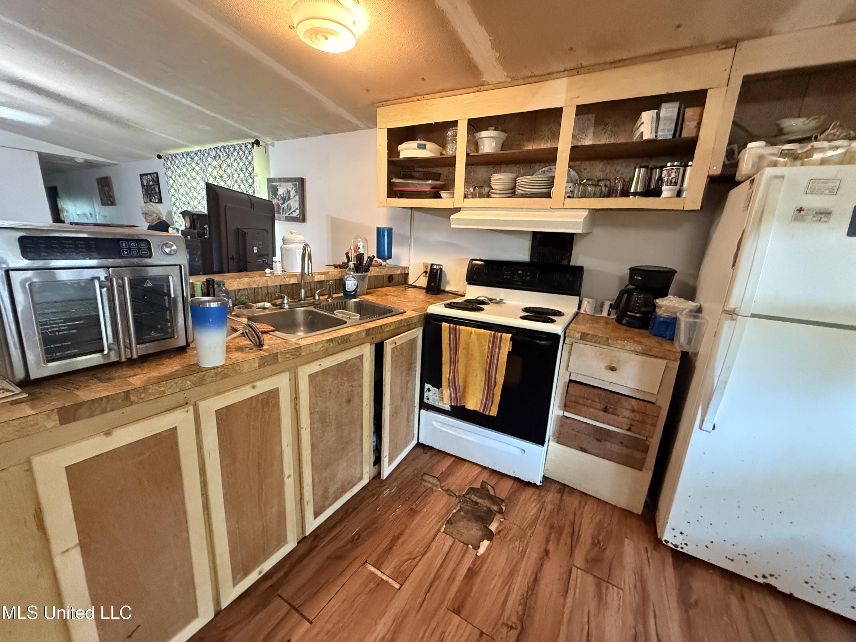 7825 Rockvale Drive Property Photo 27