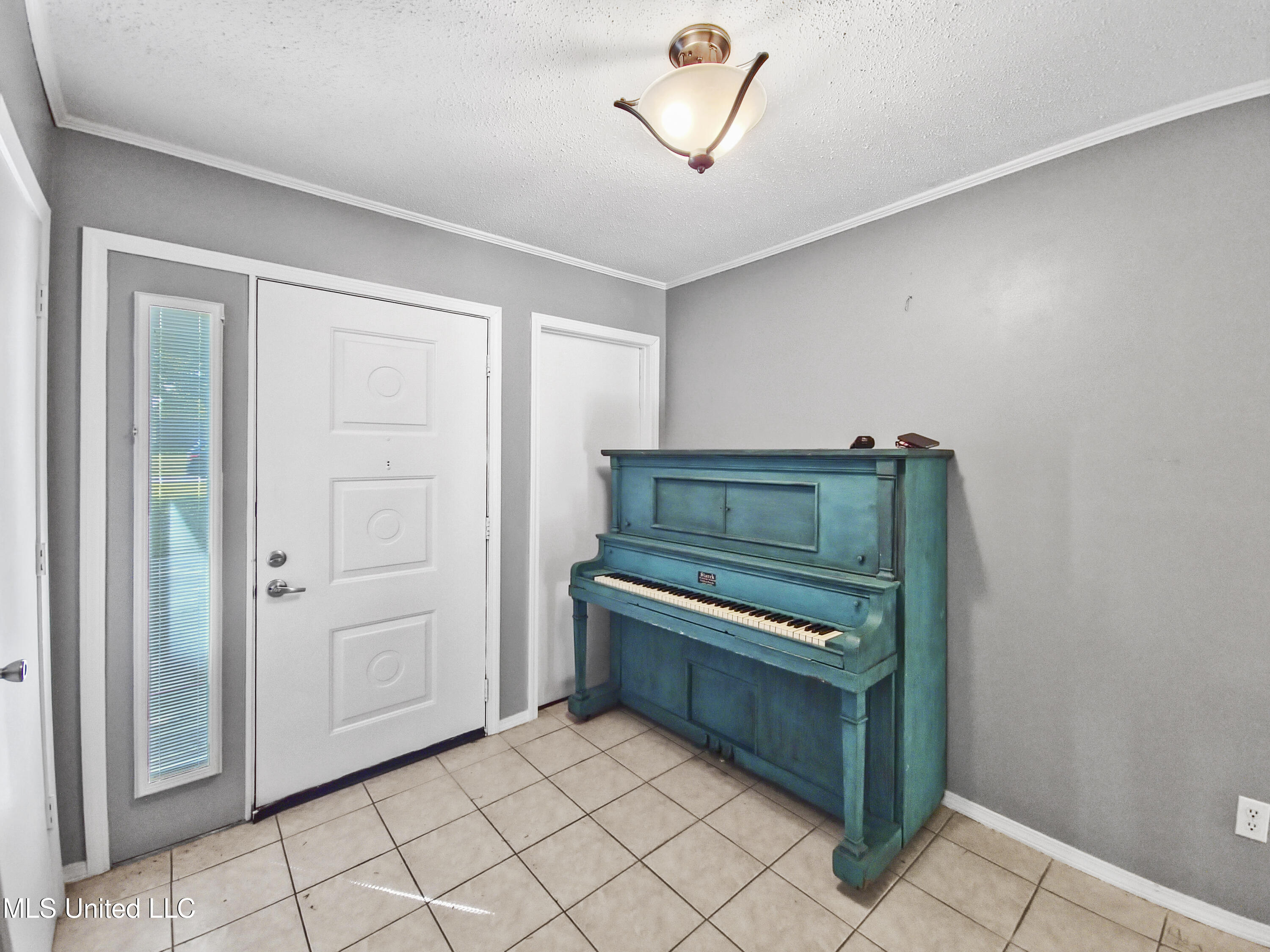 1334 Diller Road Property Photo 6