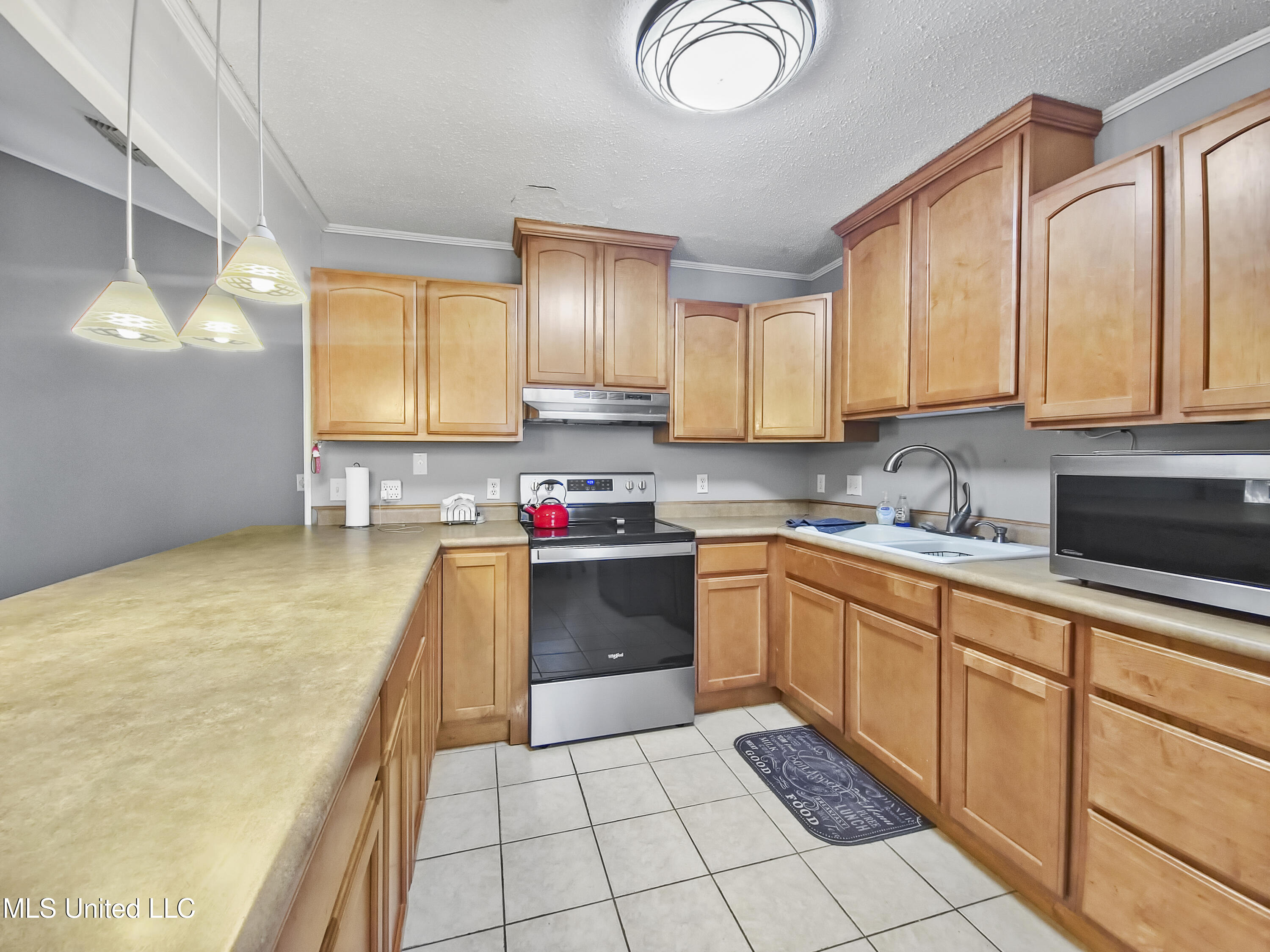 1334 Diller Road Property Photo 8