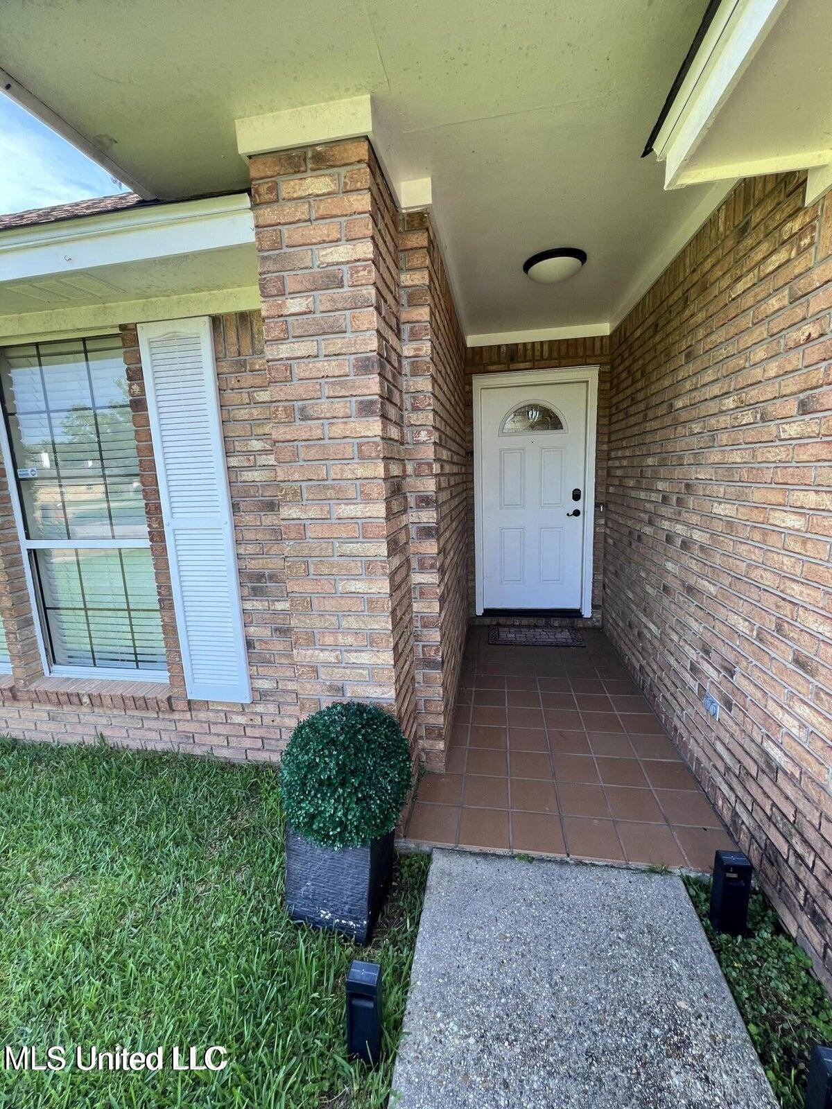 2617 Palmer Drive Property Photo 3