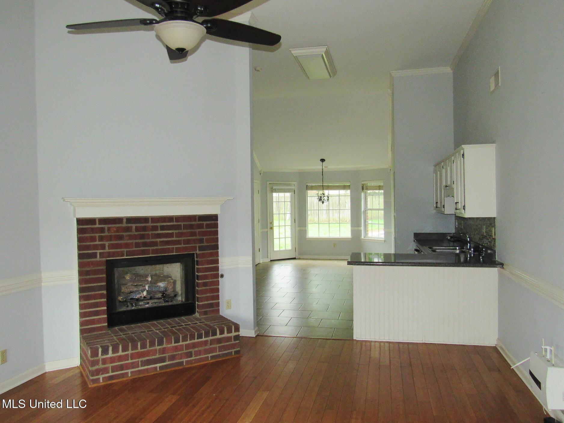 6933 Fox Briar Cove Property Photo 10
