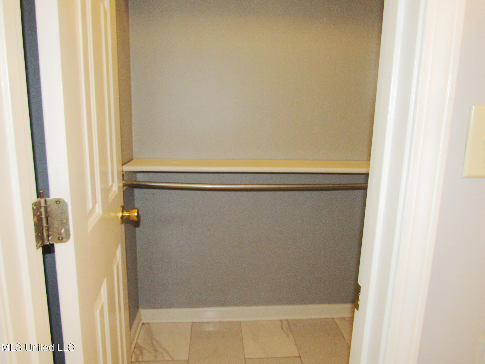 6933 Fox Briar Cove Property Photo 19