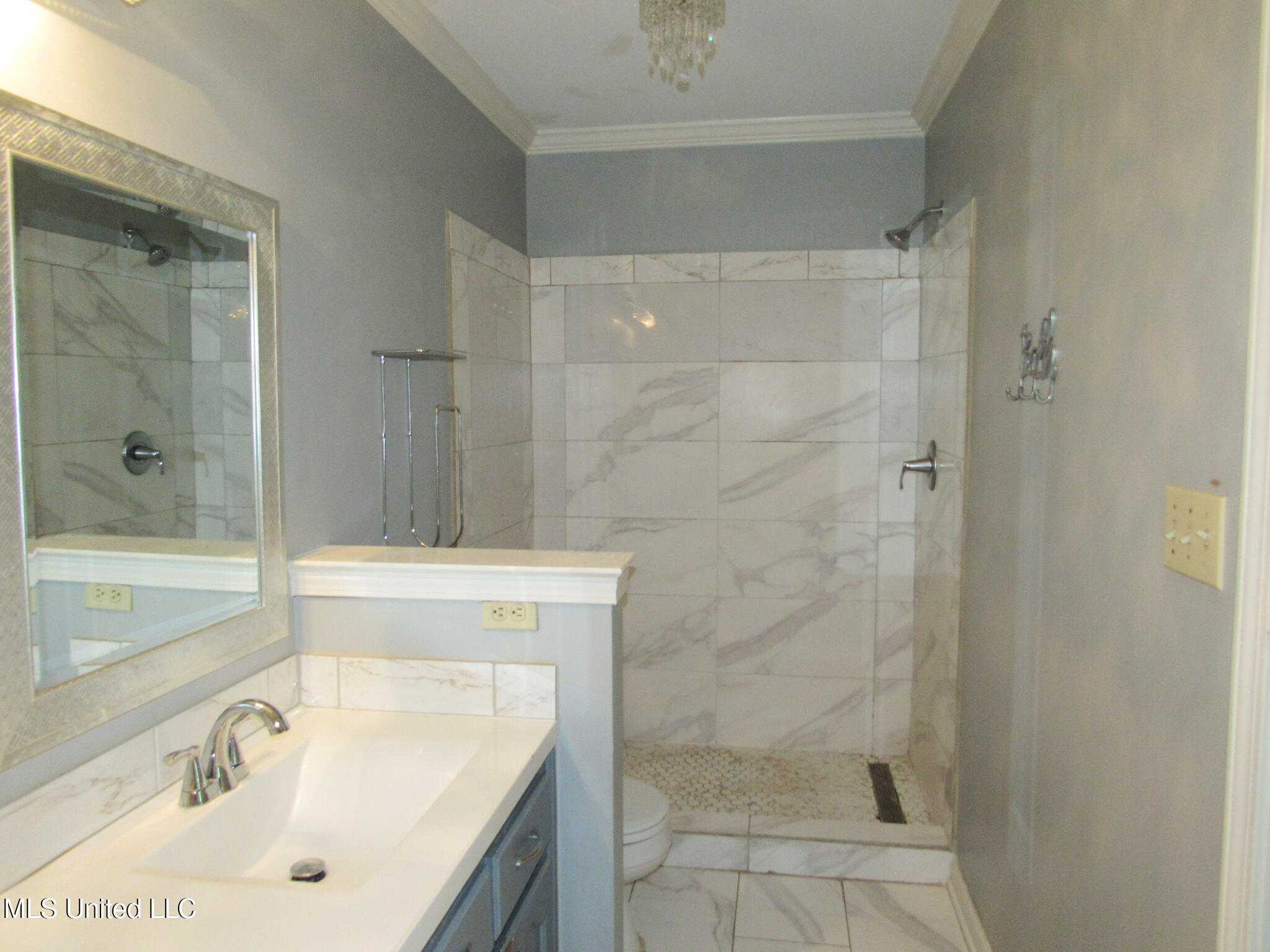 6933 Fox Briar Cove Property Photo 20