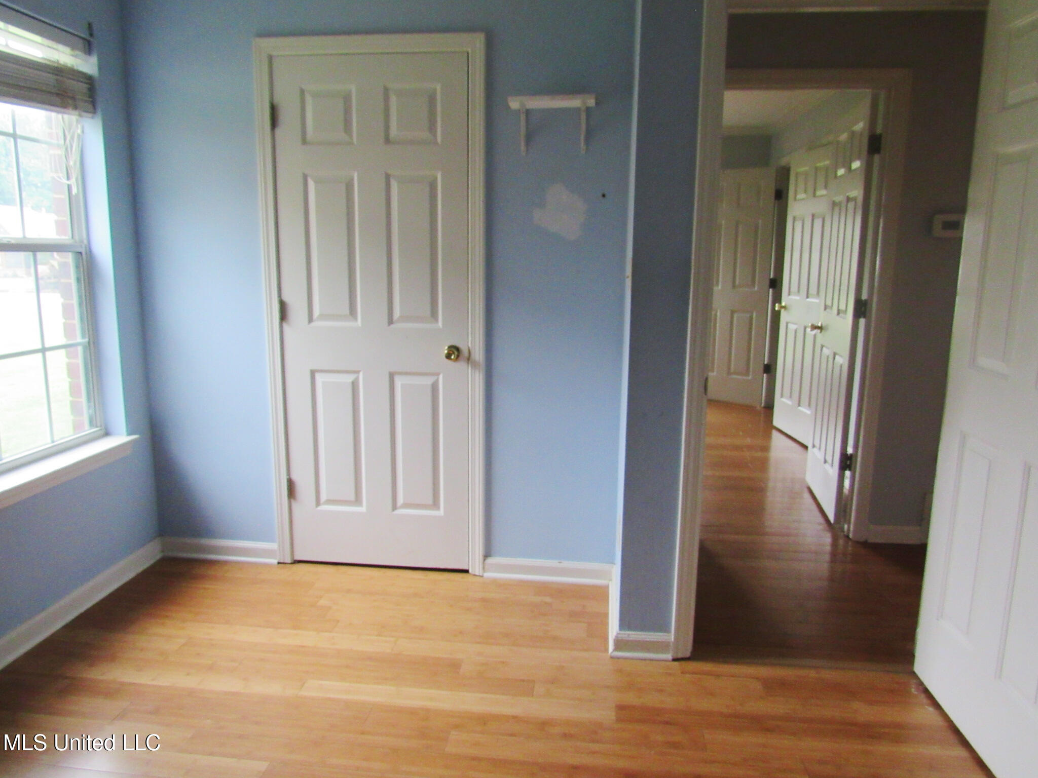 6933 Fox Briar Cove Property Photo 24