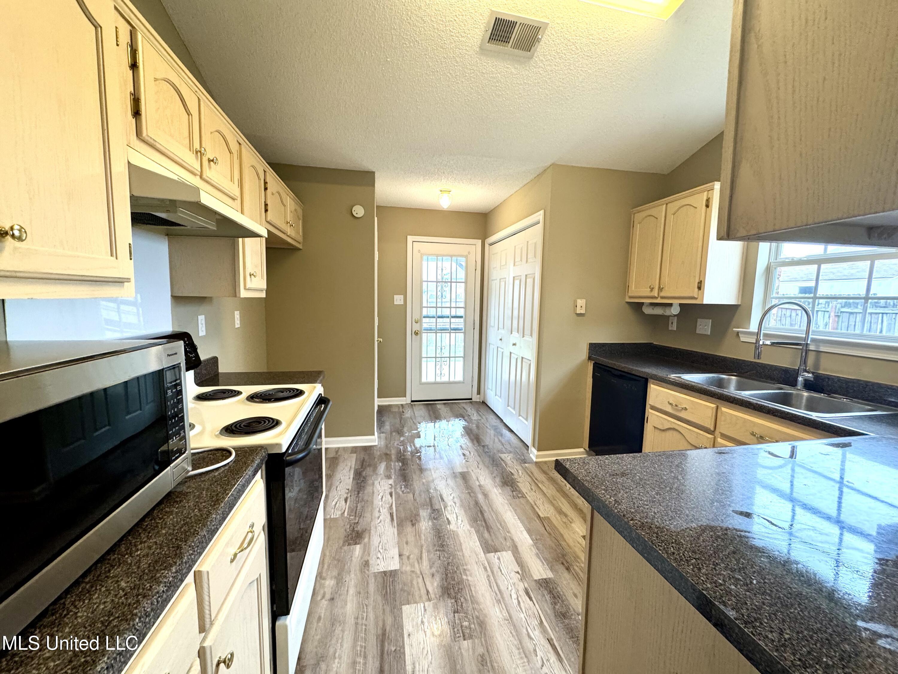 9197 S Kaitlyn Drive Property Photo 4