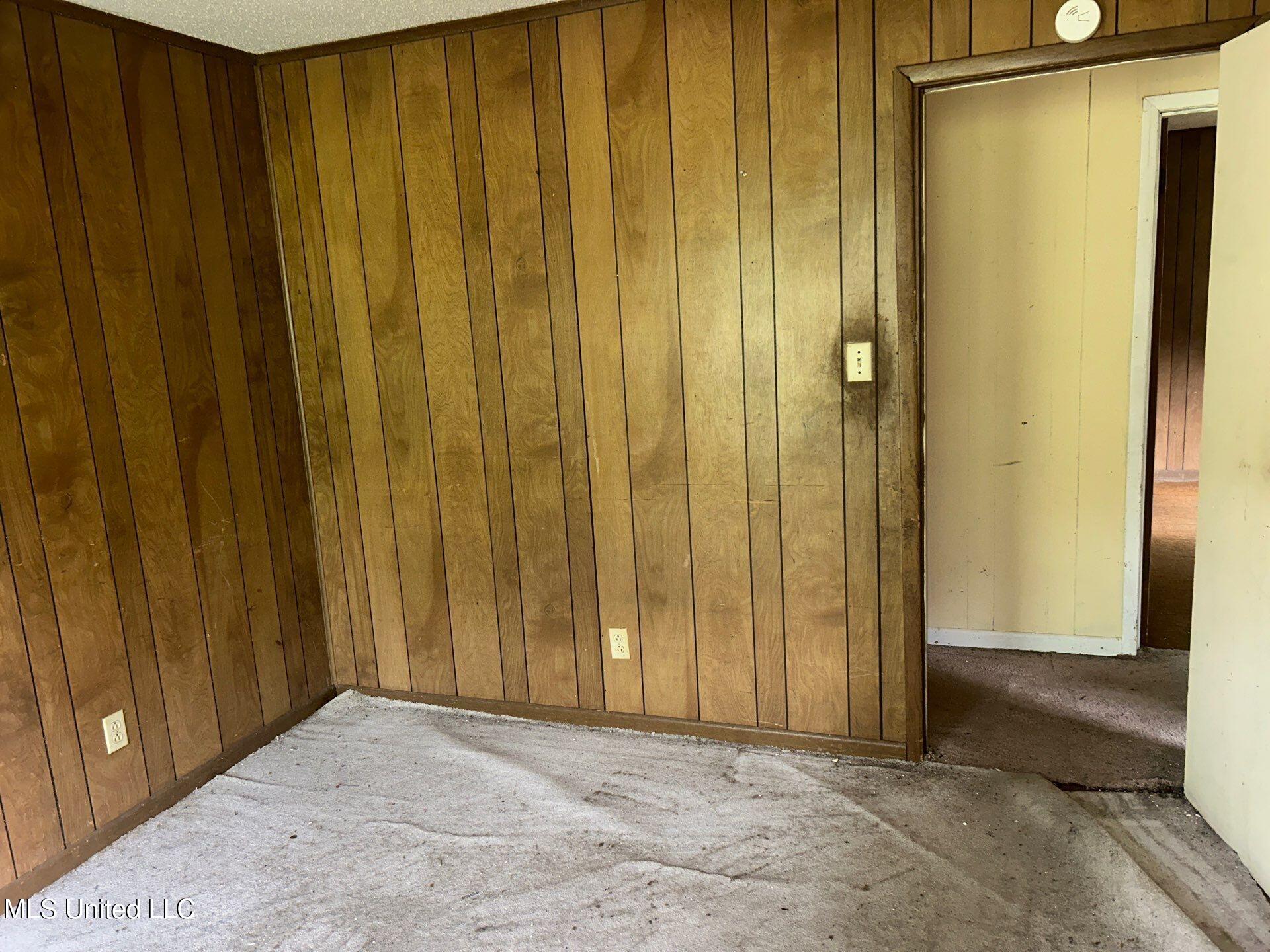 715 Holly Street Property Photo 6