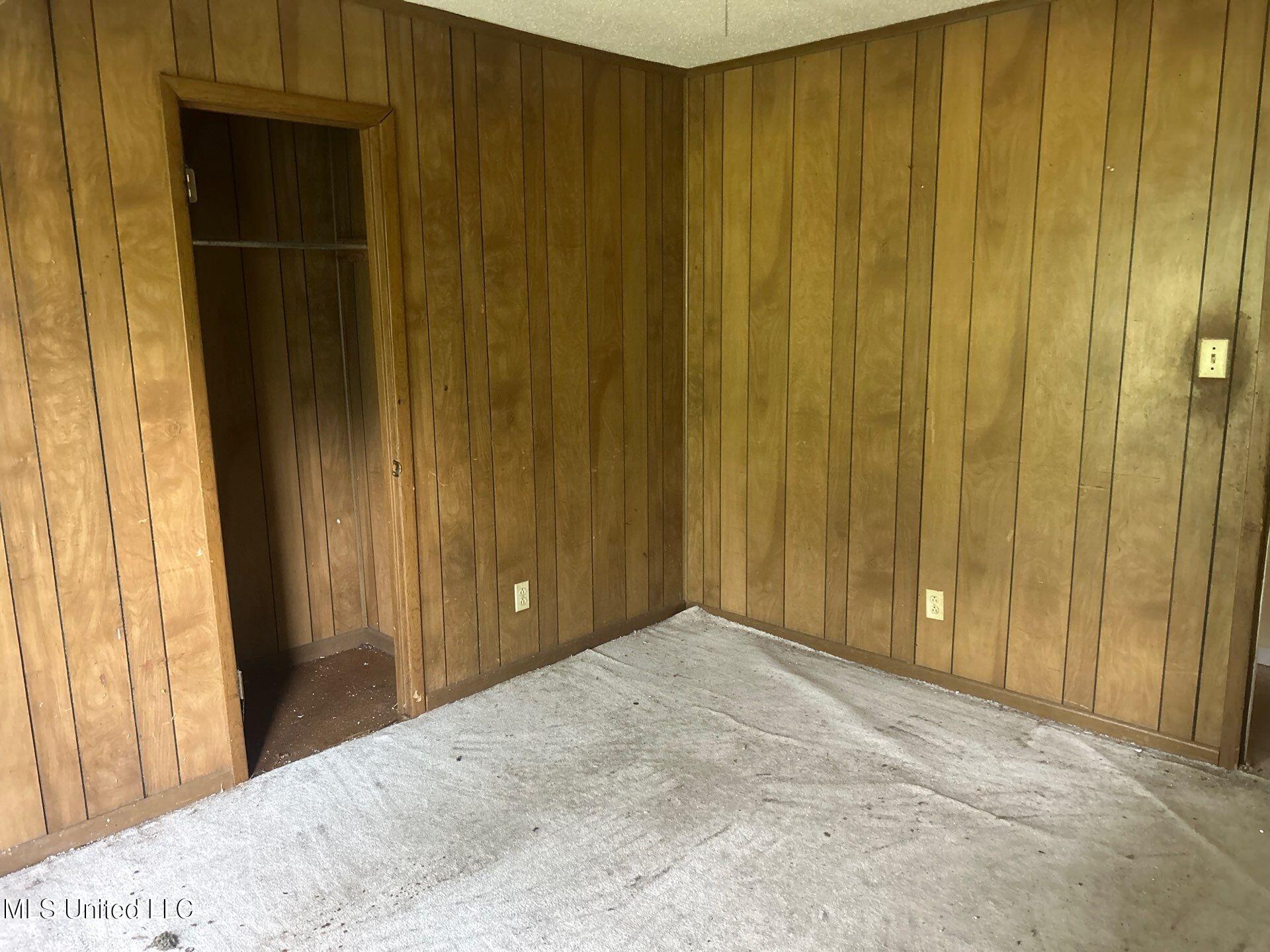 715 Holly Street Property Photo 7
