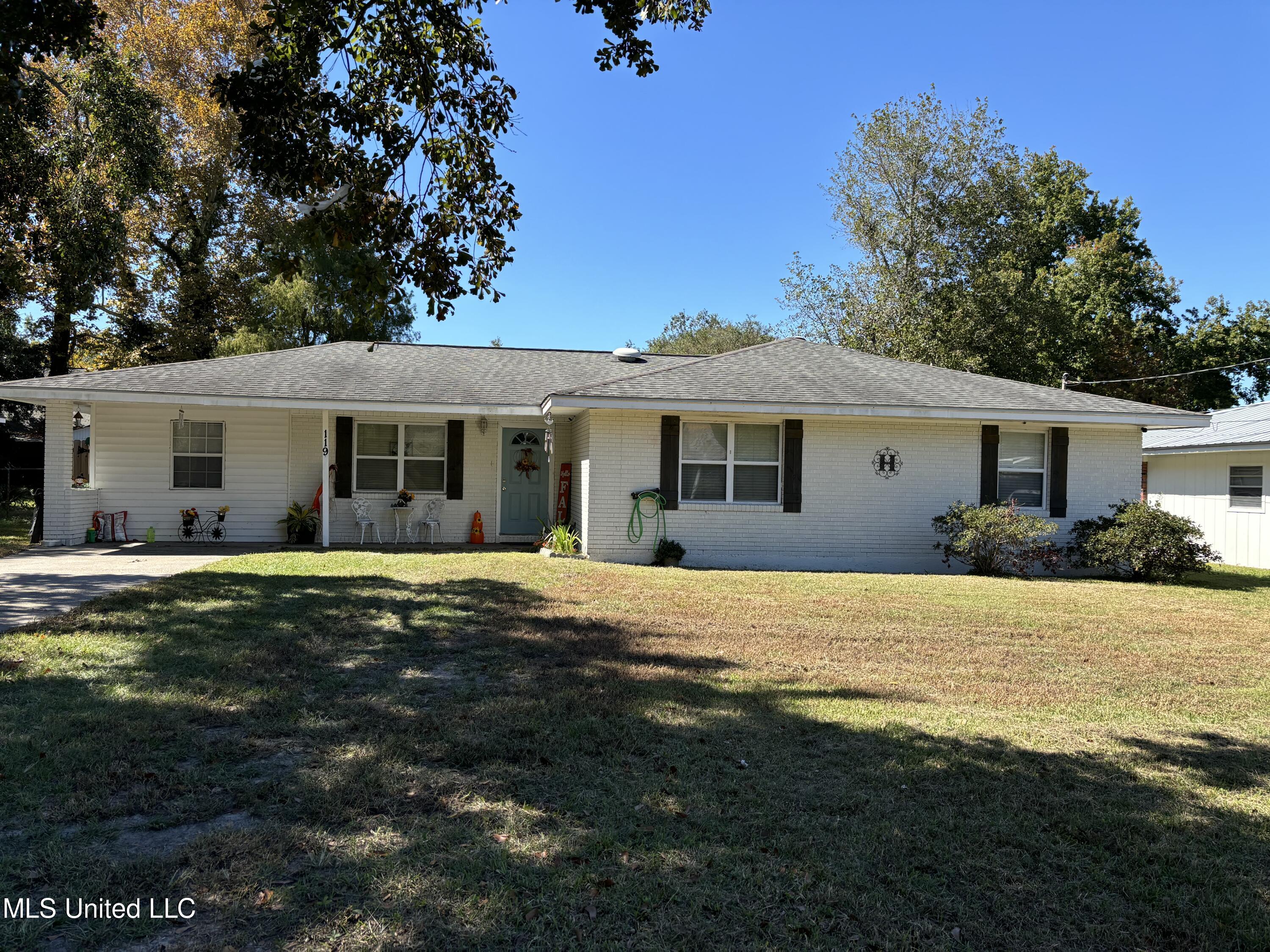 119 N Seashore Avenue Property Photo 1