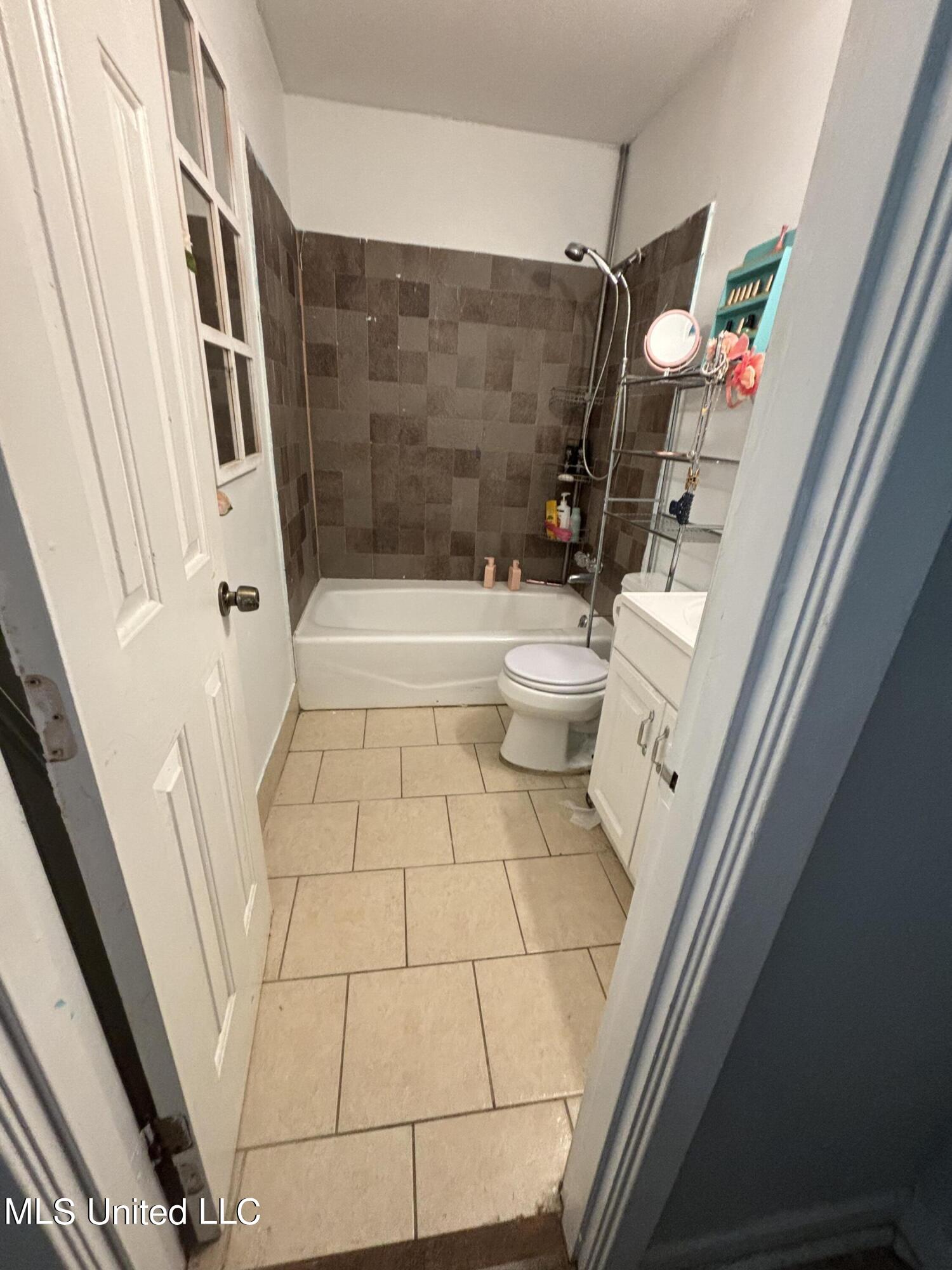 119 N Seashore Avenue Property Photo 15
