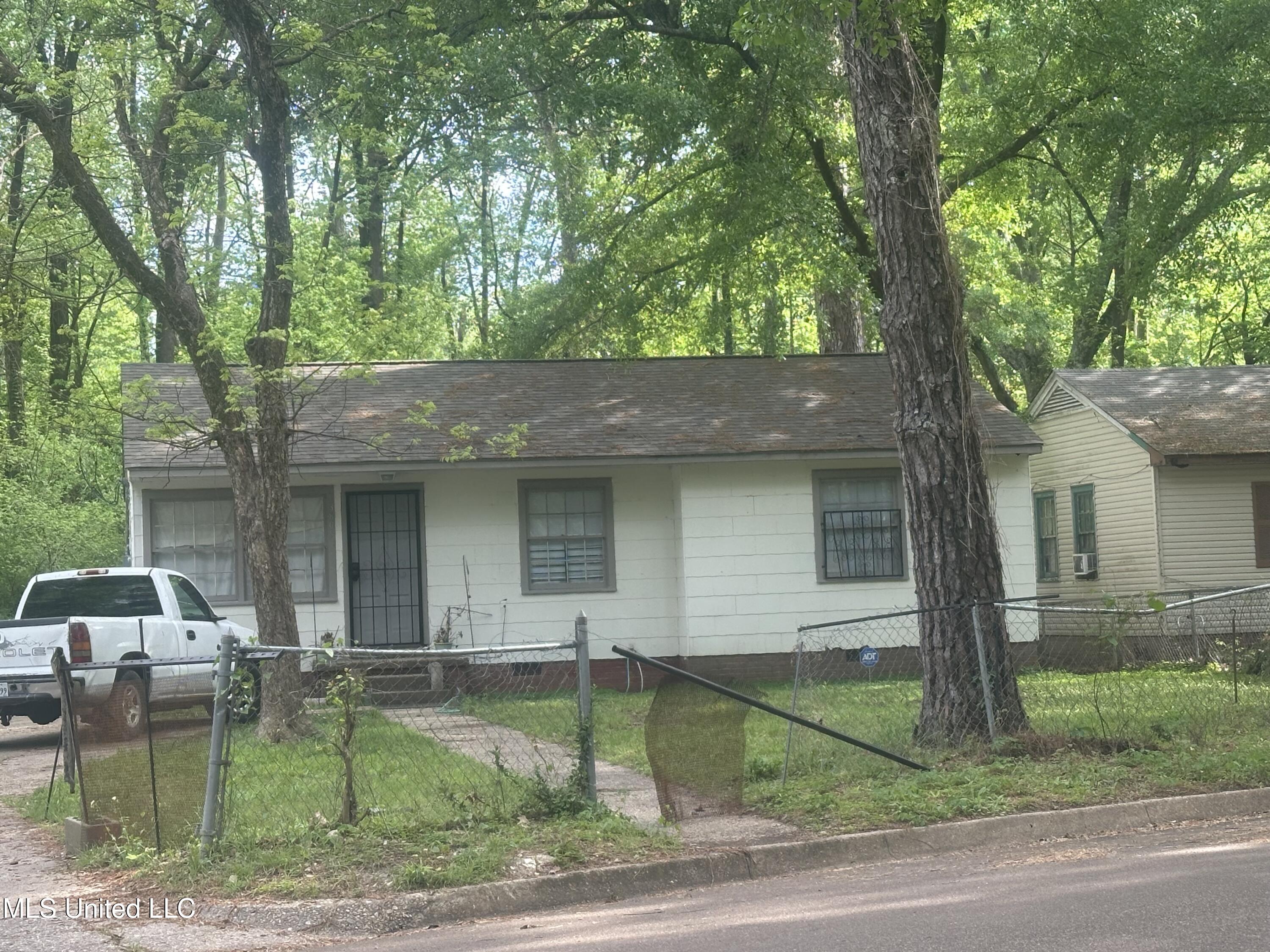 3805 Jayne Avenue Property Photo 1