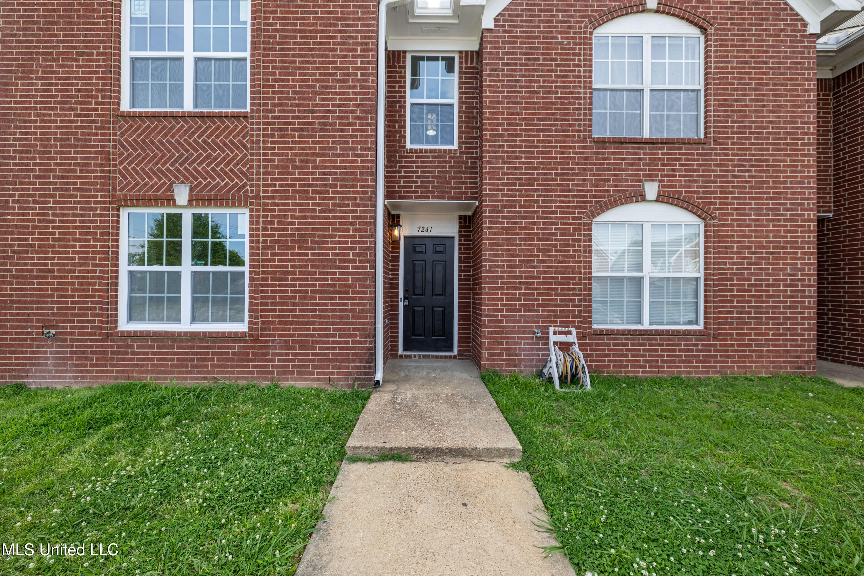 7241 Illinois Central Avenue Property Photo 3