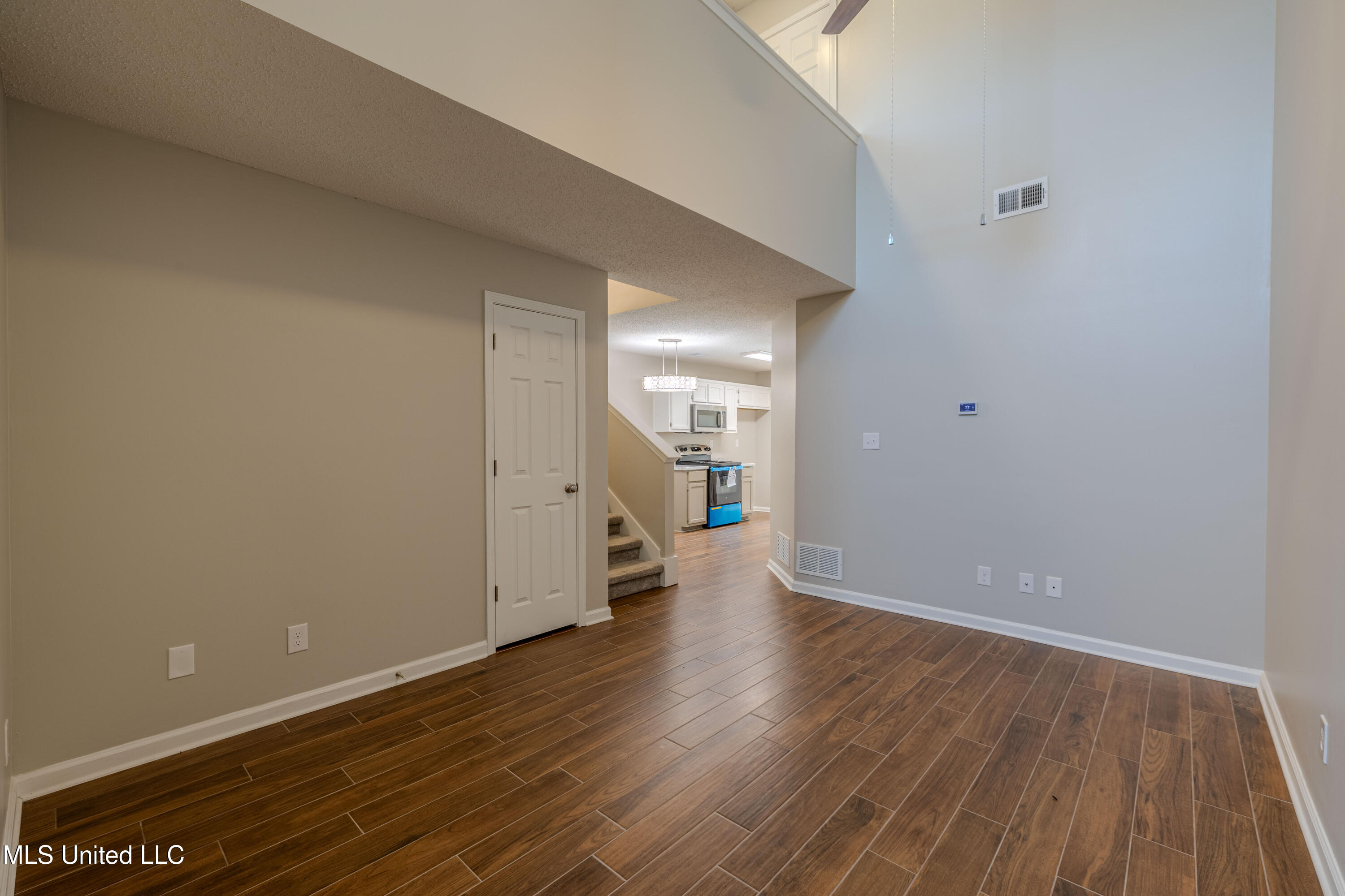 7241 Illinois Central Avenue Property Photo 6