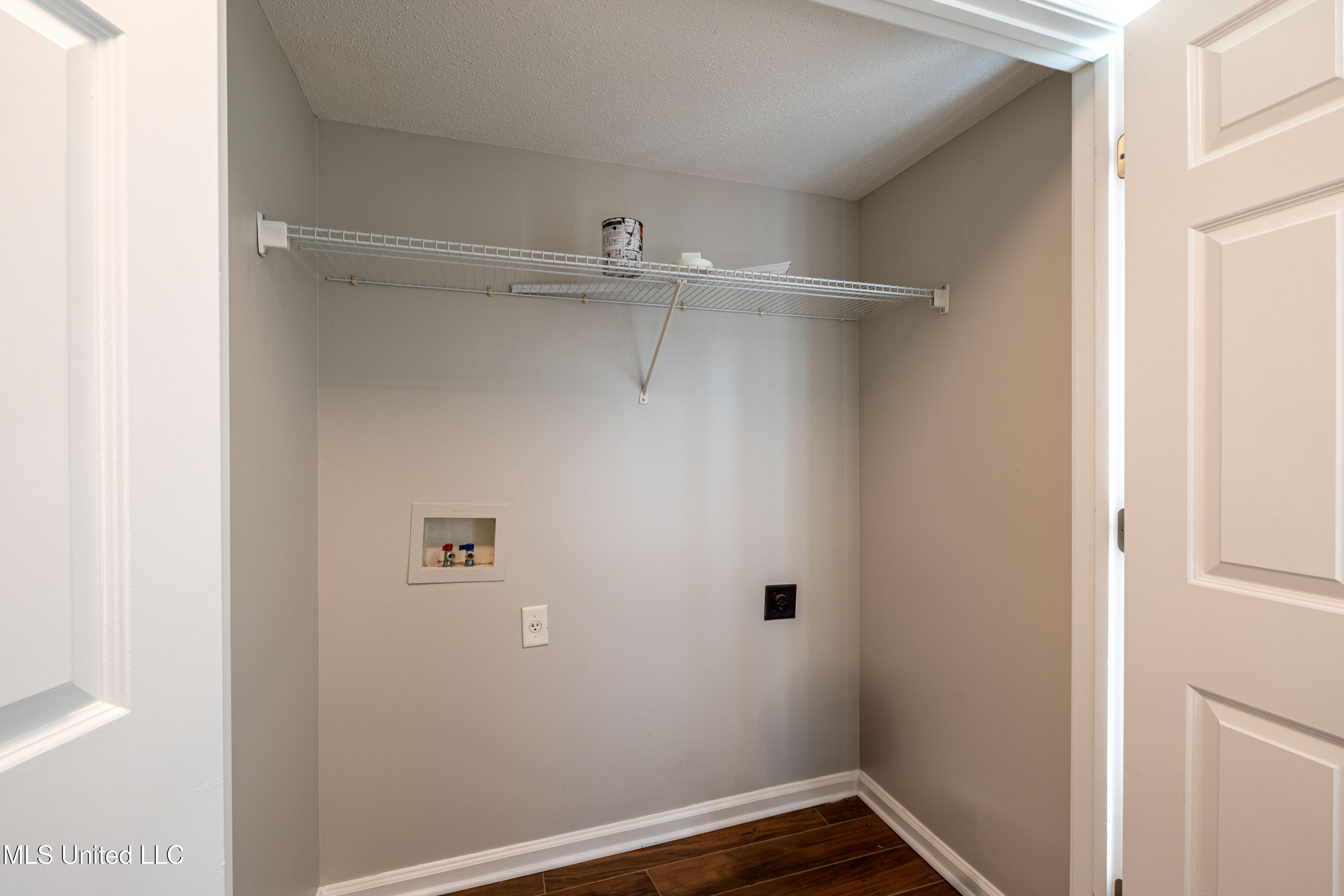 7241 Illinois Central Avenue Property Photo 11