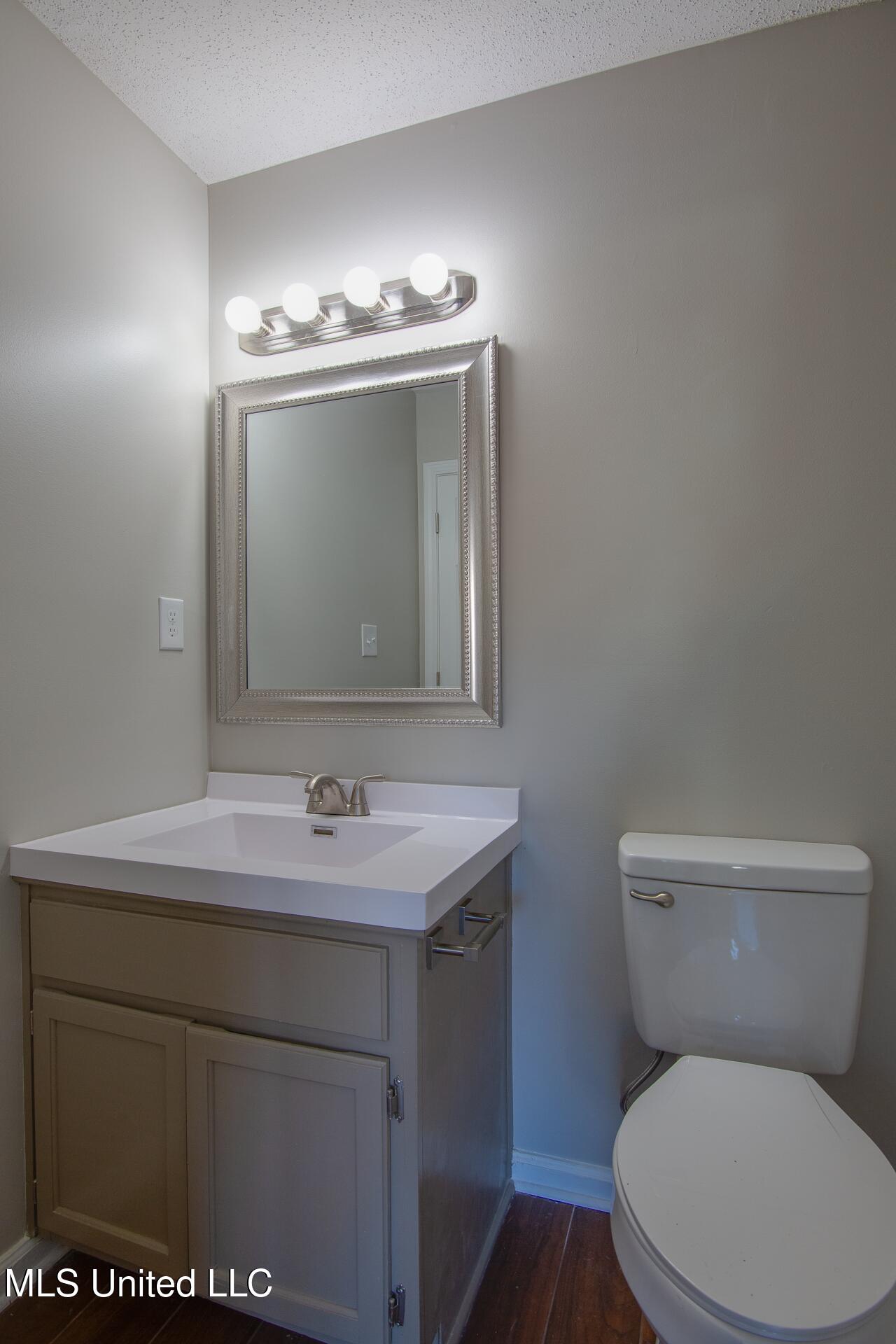 7241 Illinois Central Avenue Property Photo 13