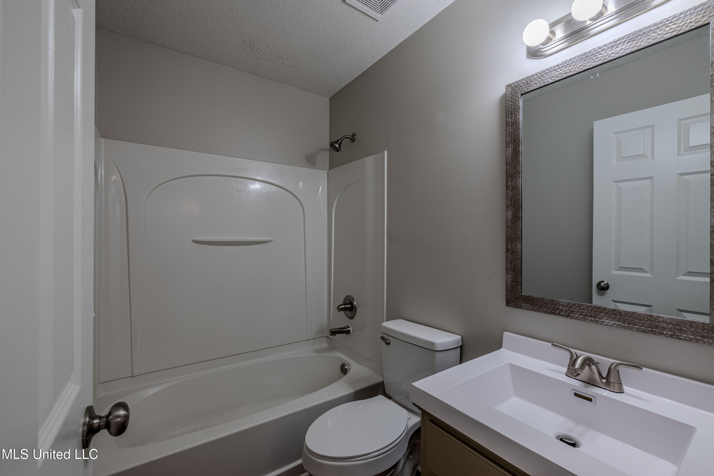 7241 Illinois Central Avenue Property Photo 16