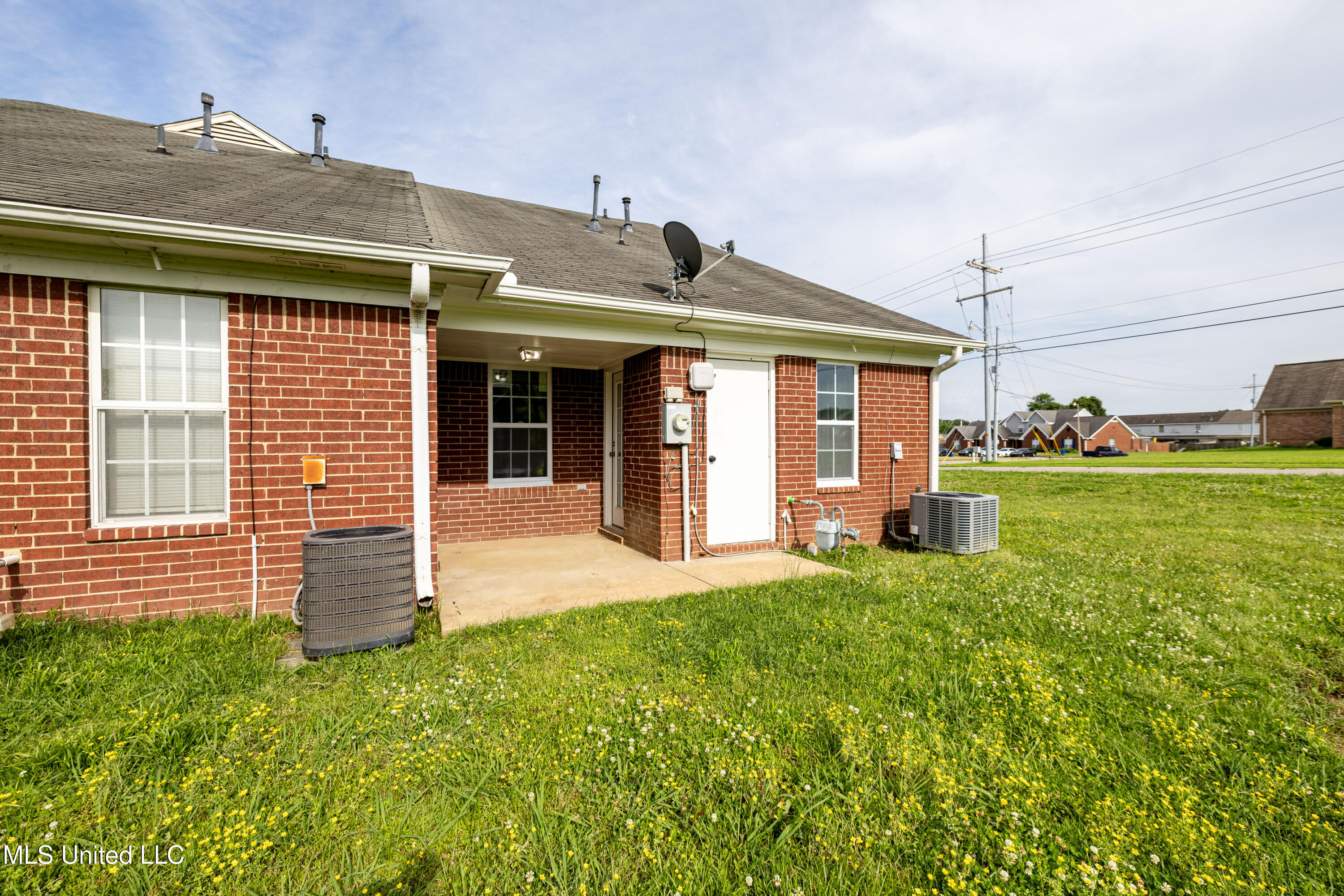 7241 Illinois Central Avenue Property Photo 22