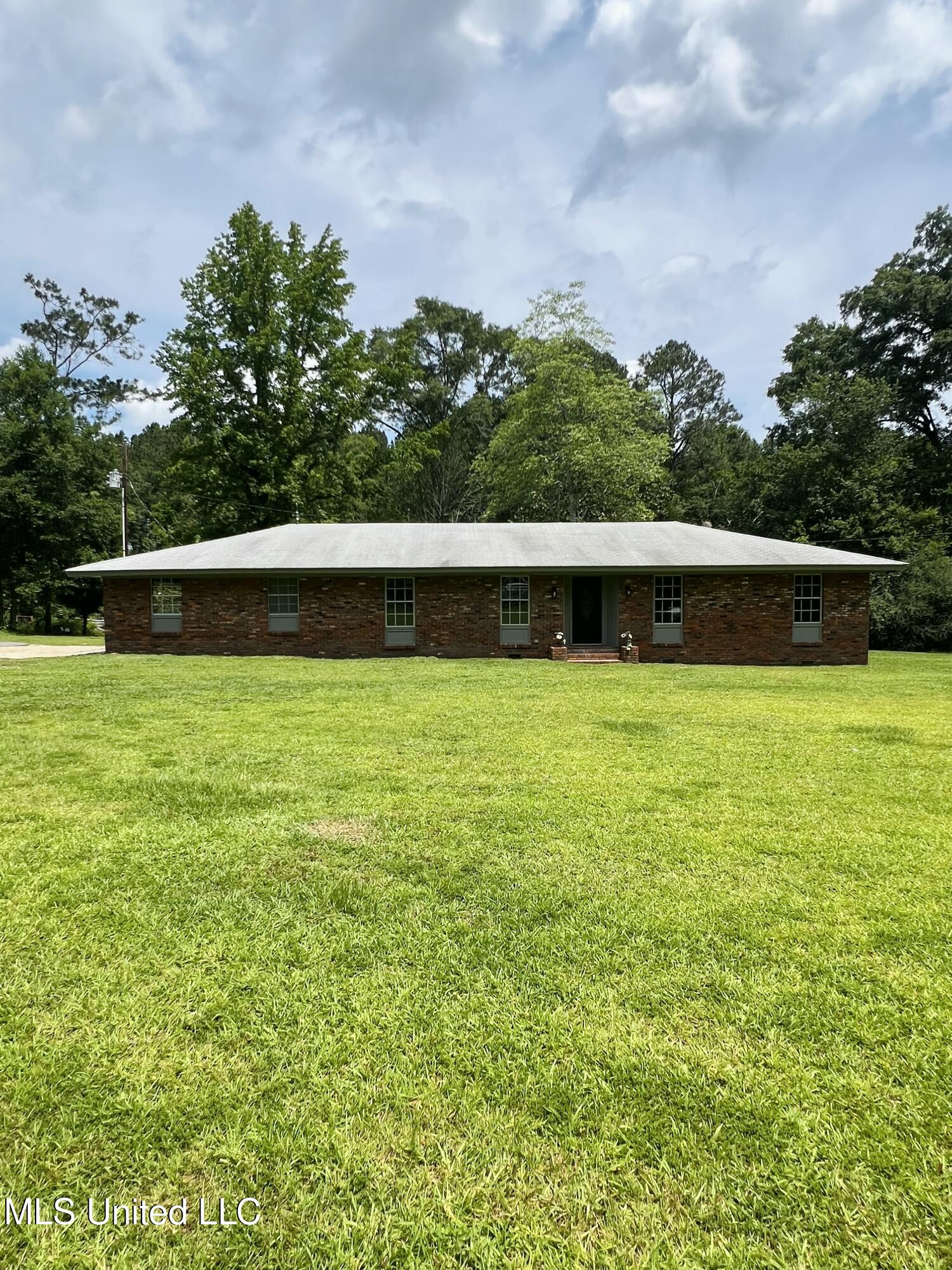 42 Thagard Drive Property Photo 1