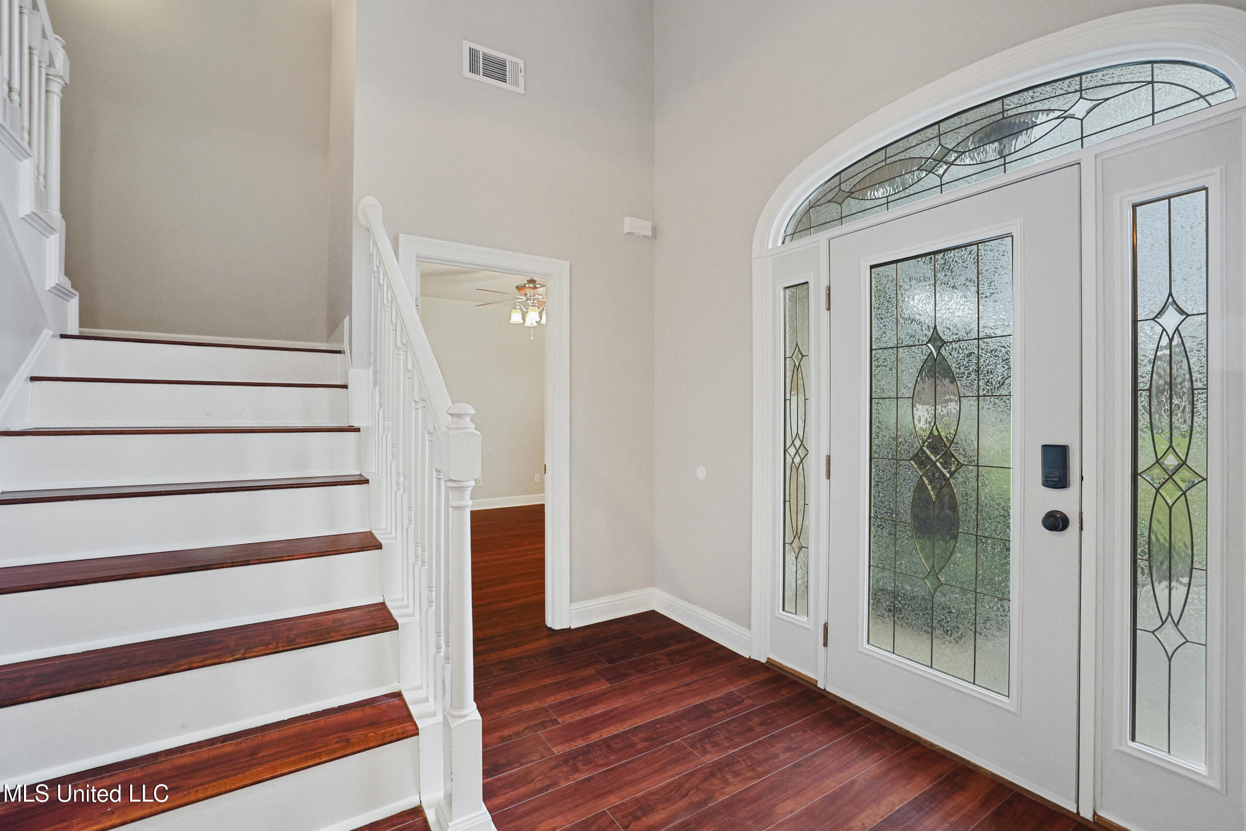 1817 Shelby Lane Property Photo 4
