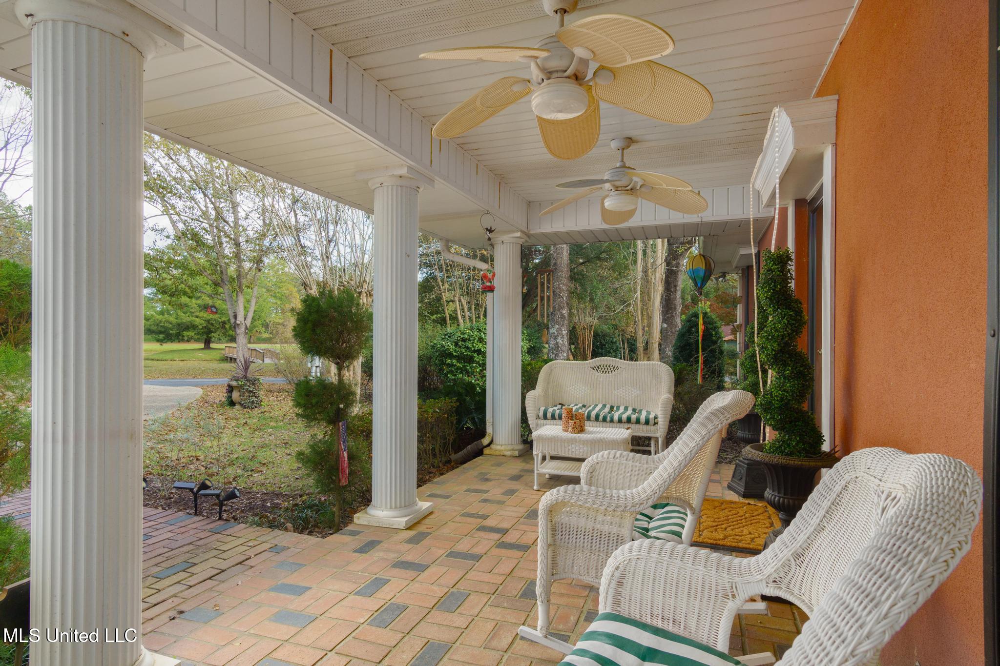 4519 Highway 589 Property Photo 5