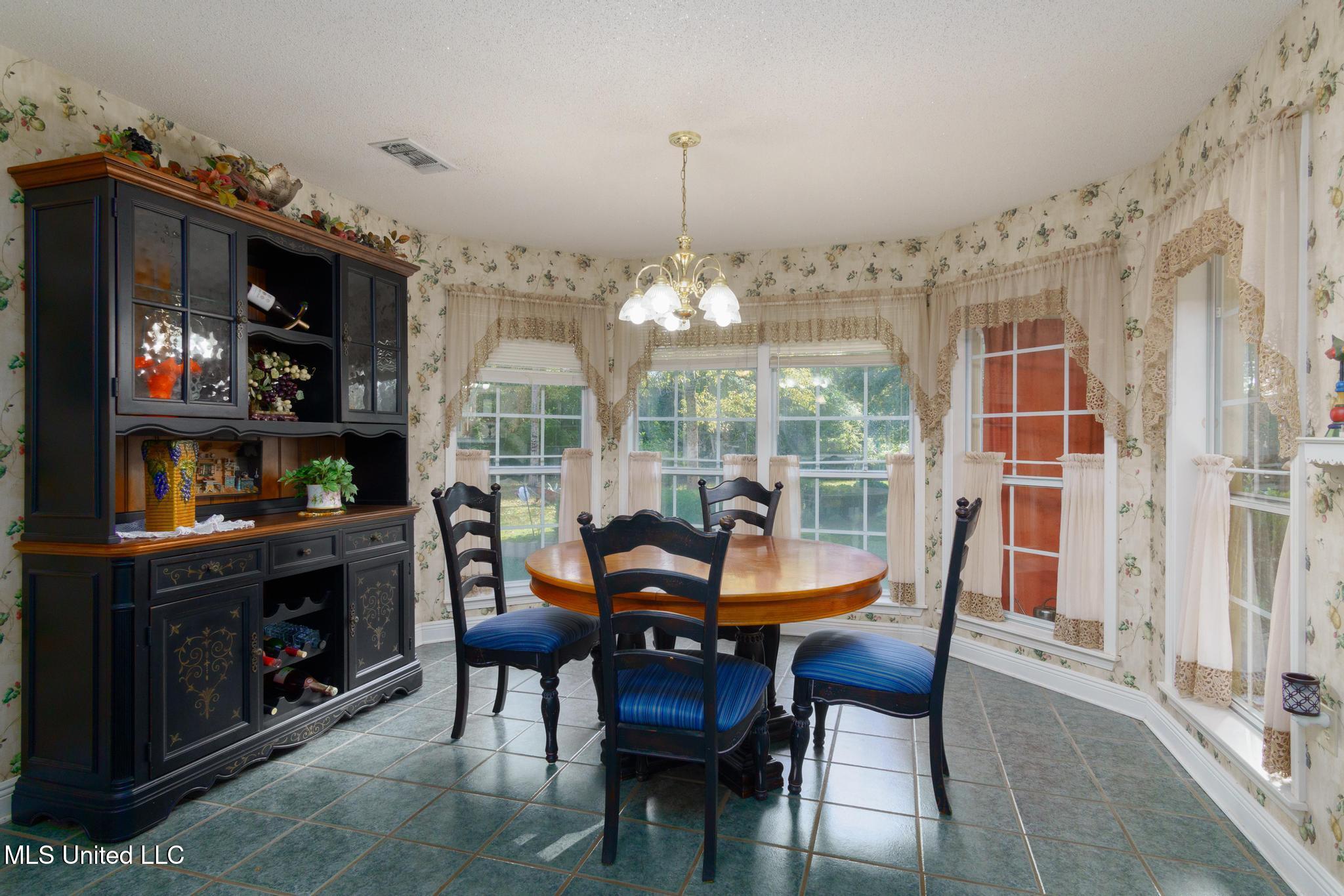 4519 Highway 589 Property Photo 13