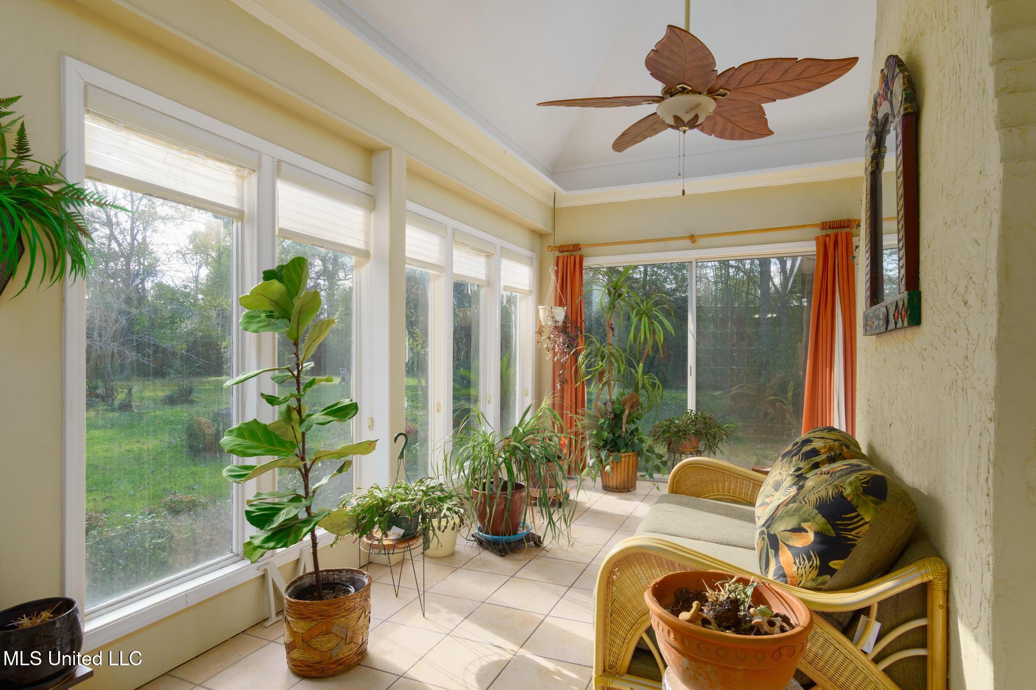 4519 Highway 589 Property Photo 14