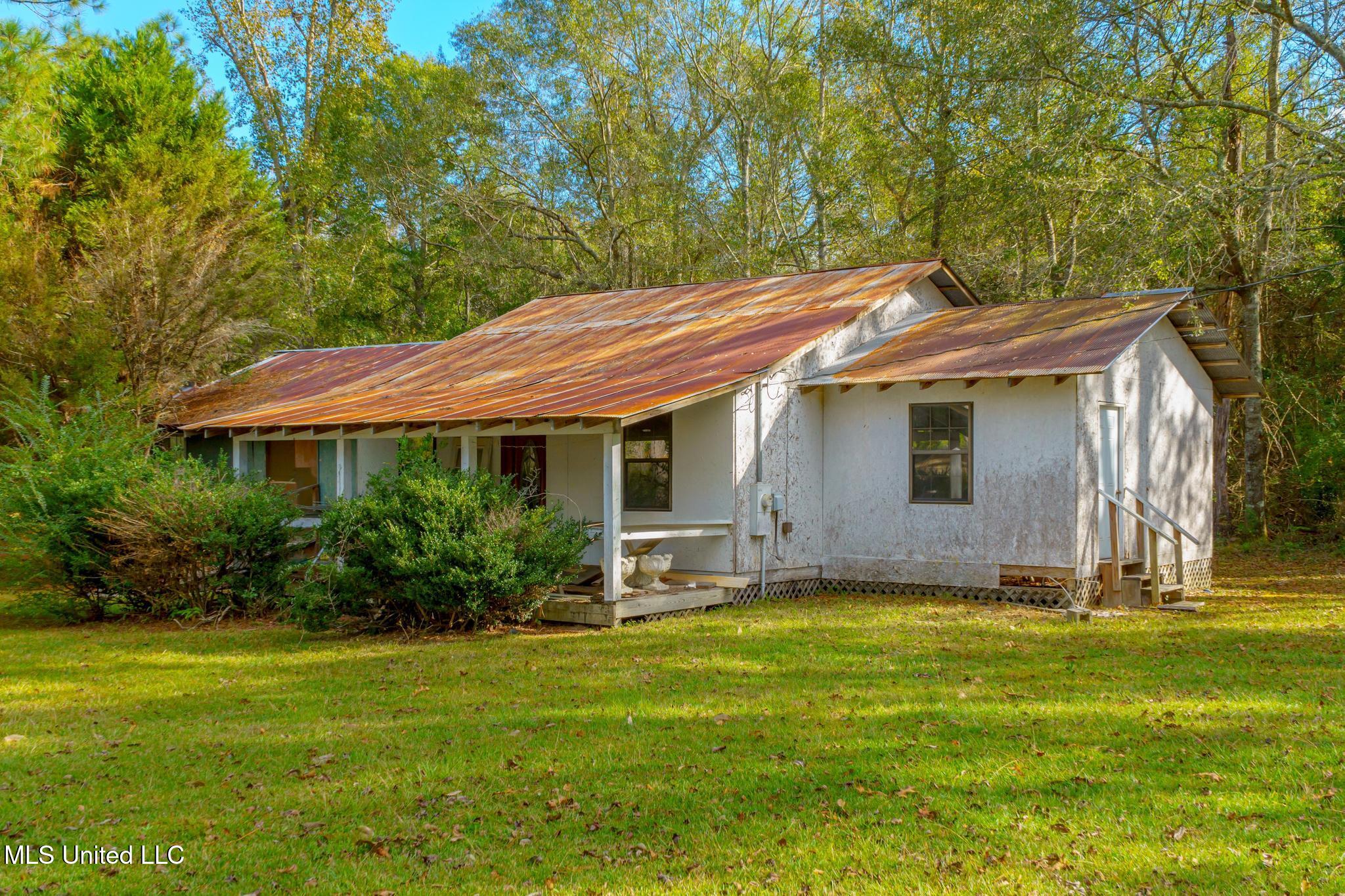 4519 Highway 589 Property Photo 37