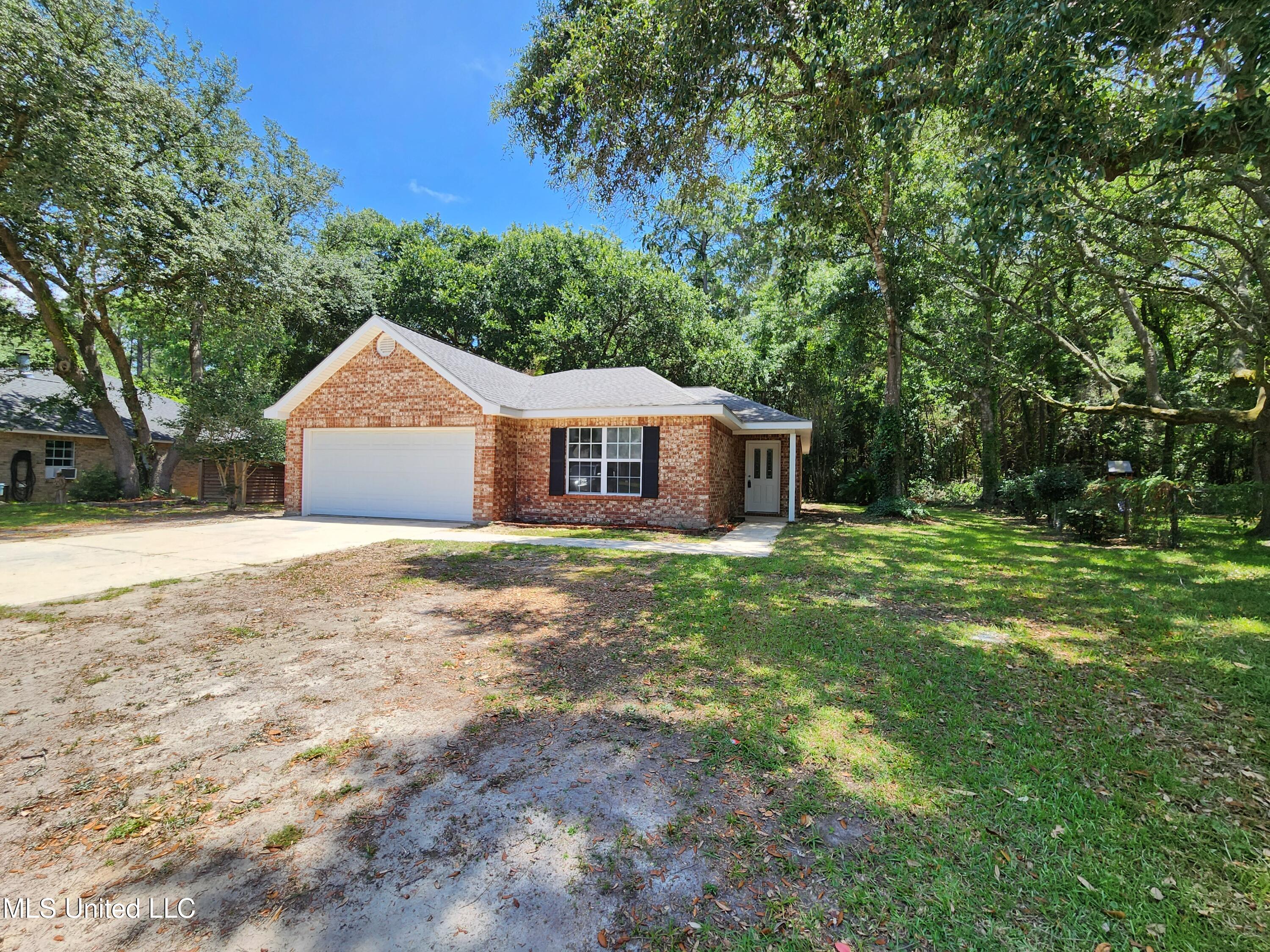 1812 Burnt Oak Drive Property Photo 3