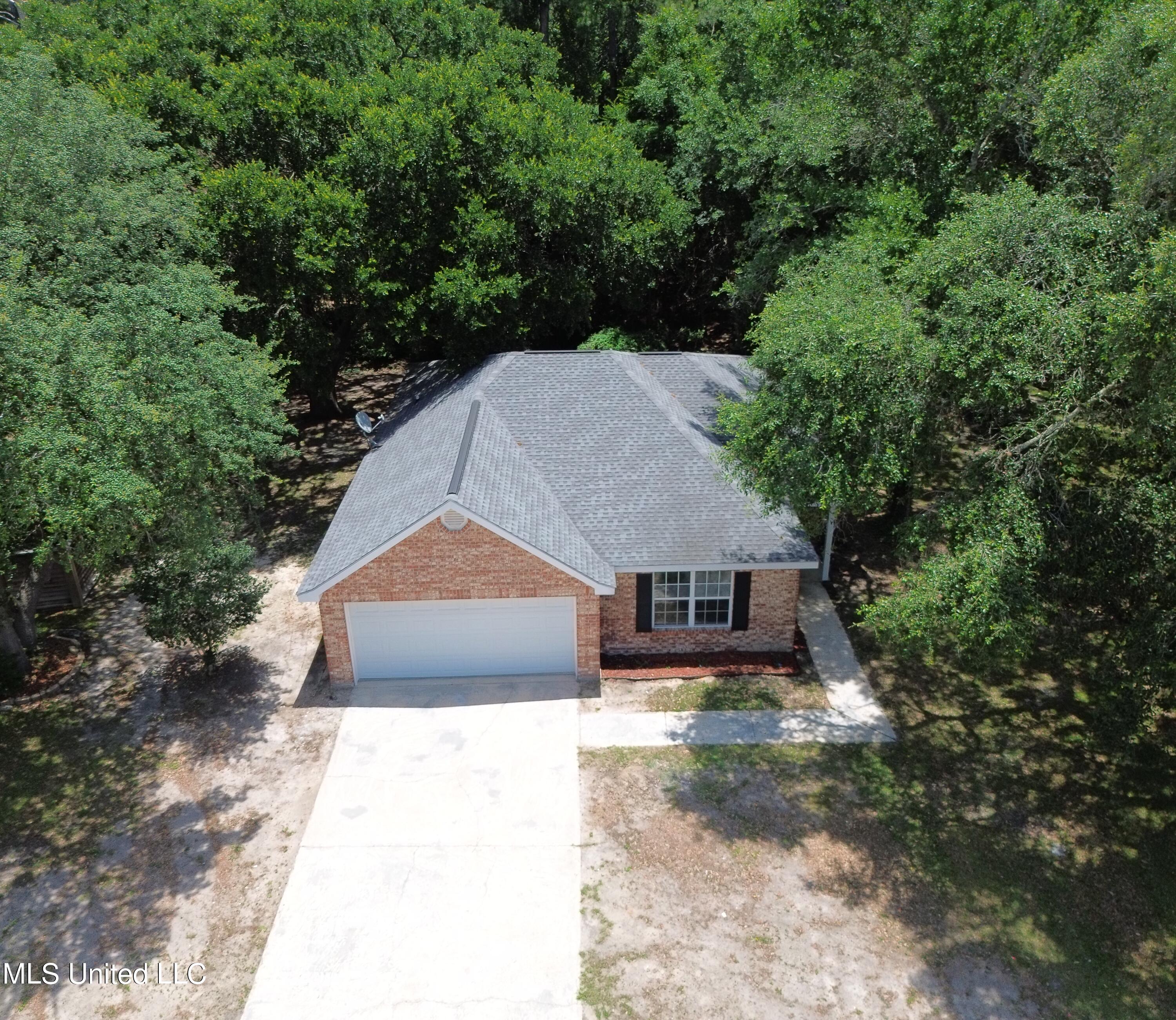 1812 Burnt Oak Drive Property Photo 6