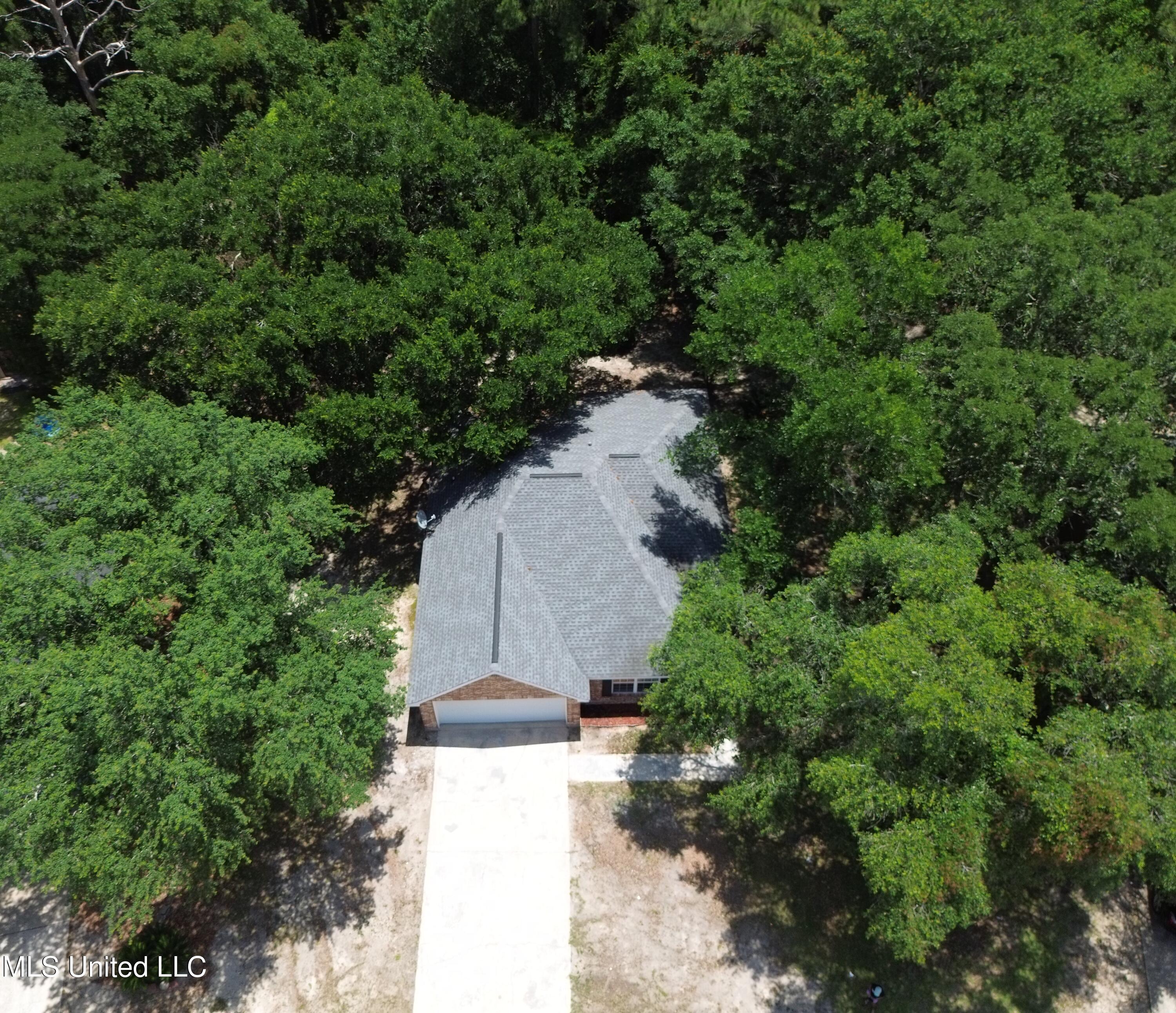 1812 Burnt Oak Drive Property Photo 7
